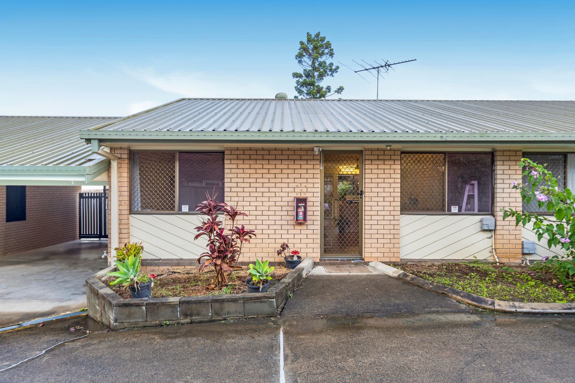 6/80 Ewing Road, Woodridge — photo 1 of 5