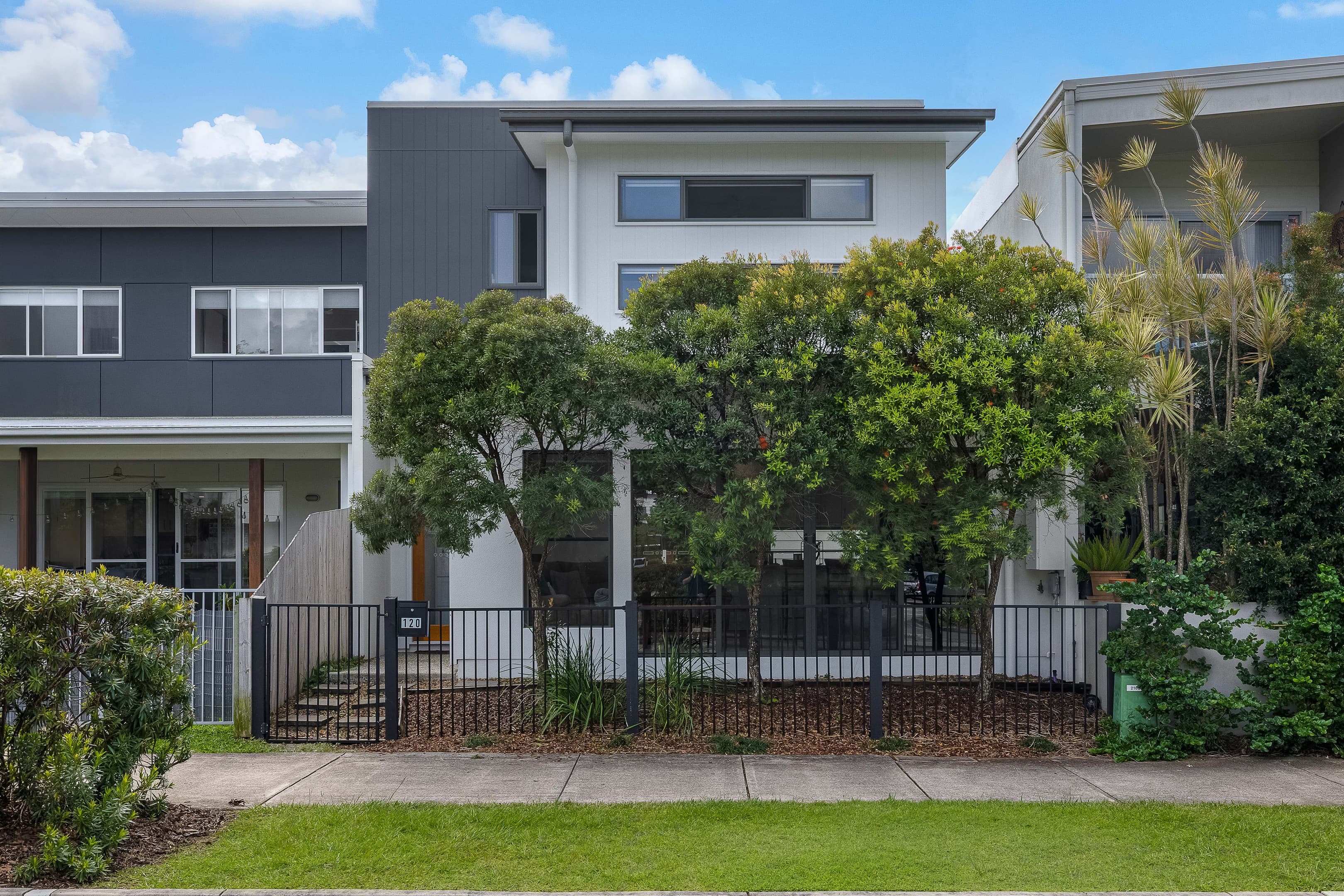 120 Sunshine Cove Way, Maroochydore — photo 1 of 5