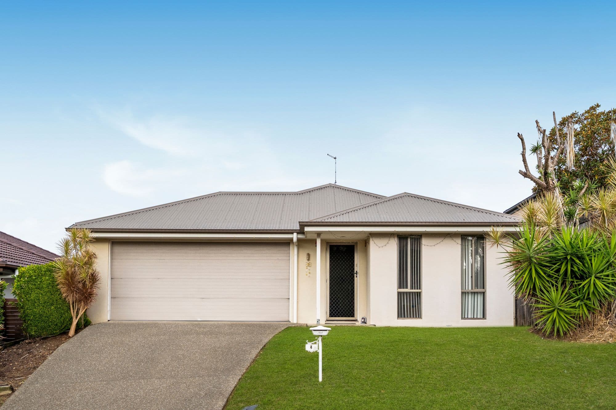 4 Rosella Crescent, Springfield Lakes — photo 1 of 5