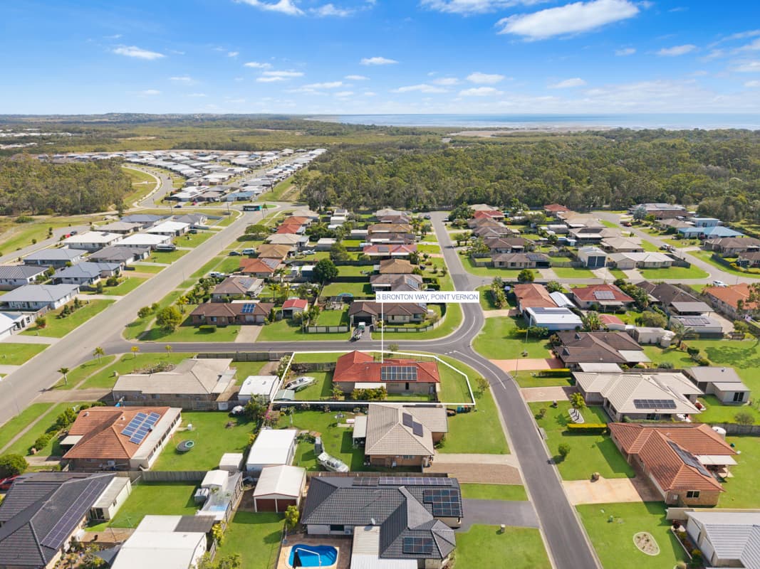 3 Bronton Way, Point Vernon — photo 1 of 5