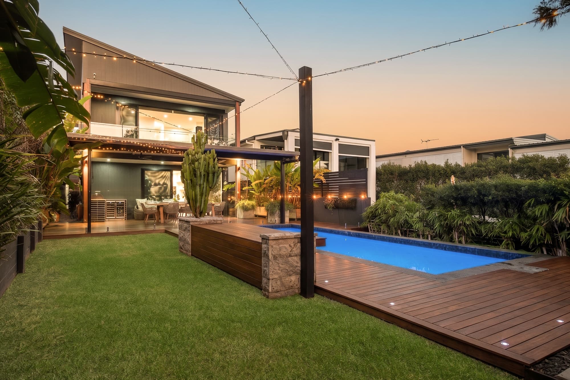 22 Wambool street, Bulimba — photo 1 of 5