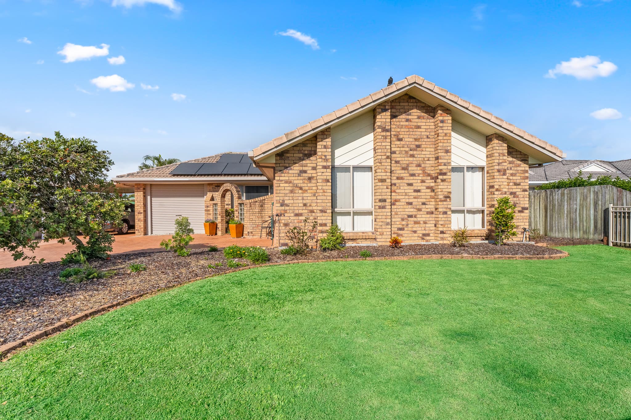 6 Musgrave Close, Kawungan — photo 1 of 5