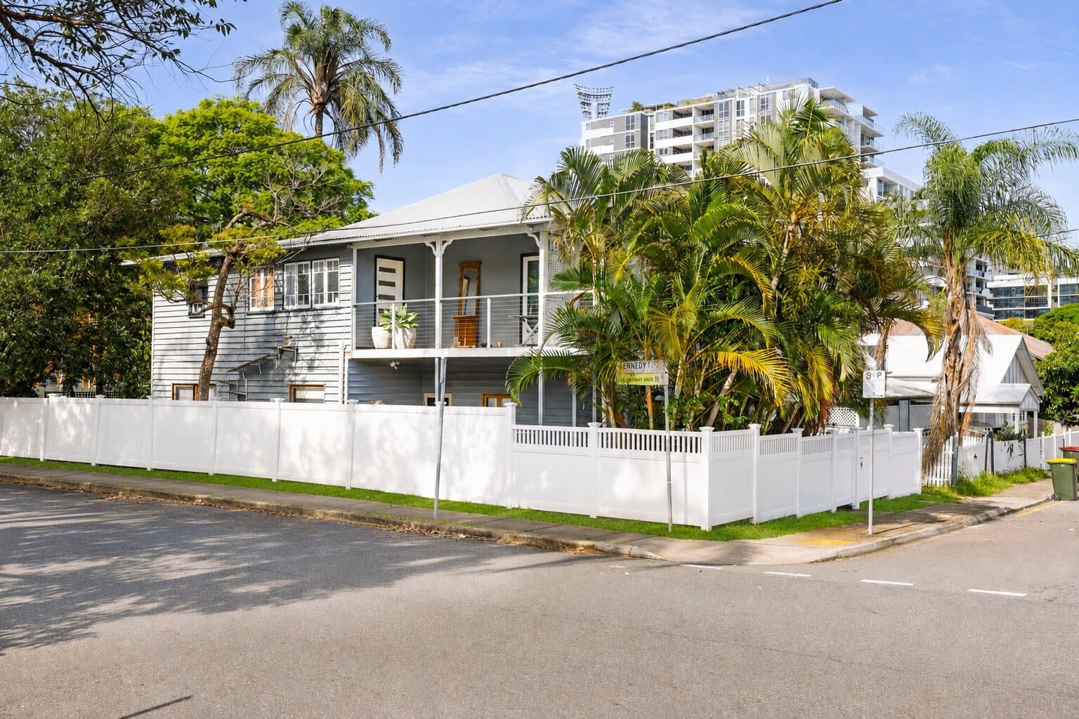 1/19 Cairns Street, East Brisbane — photo 1 of 5