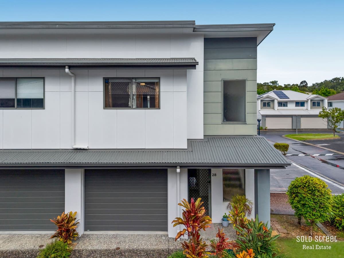 28/2 Pandanus Place, Upper Coomera — photo 1 of 5