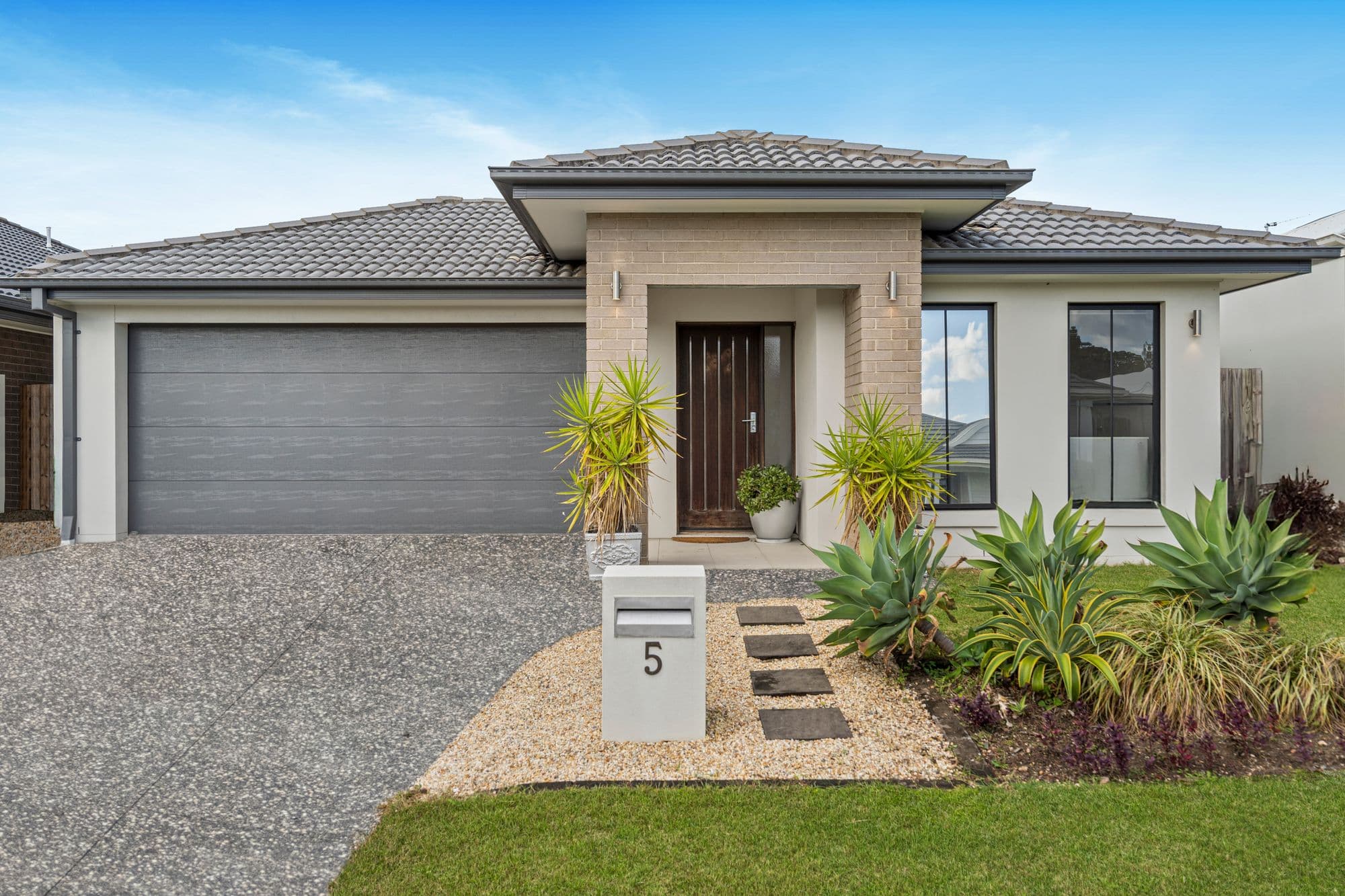 5 Paperbark Place, Ormeau — photo 1 of 5