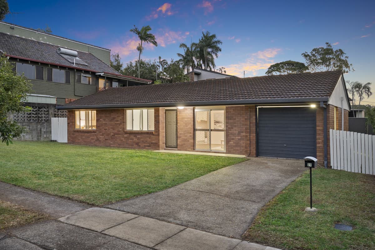 27 Ballater Street, Sunnybank Hills — photo 1 of 5