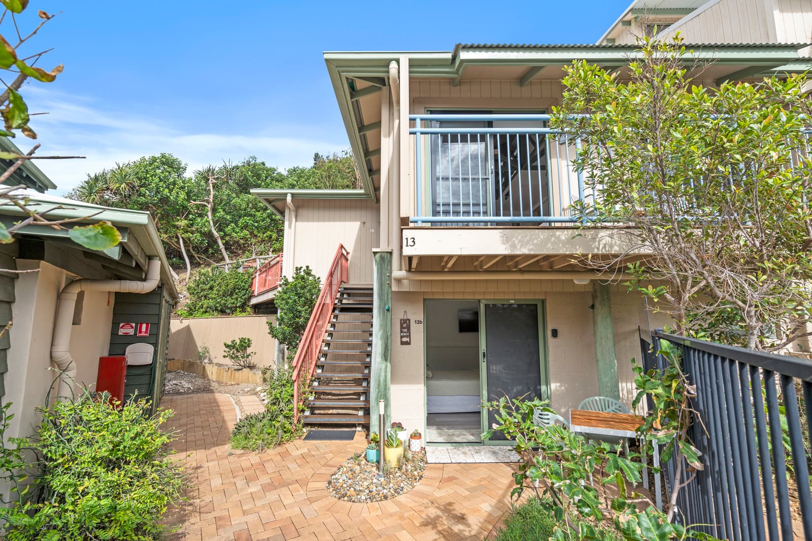 13/4-10 Kennedy Drive, Point Lookout — photo 1 of 5