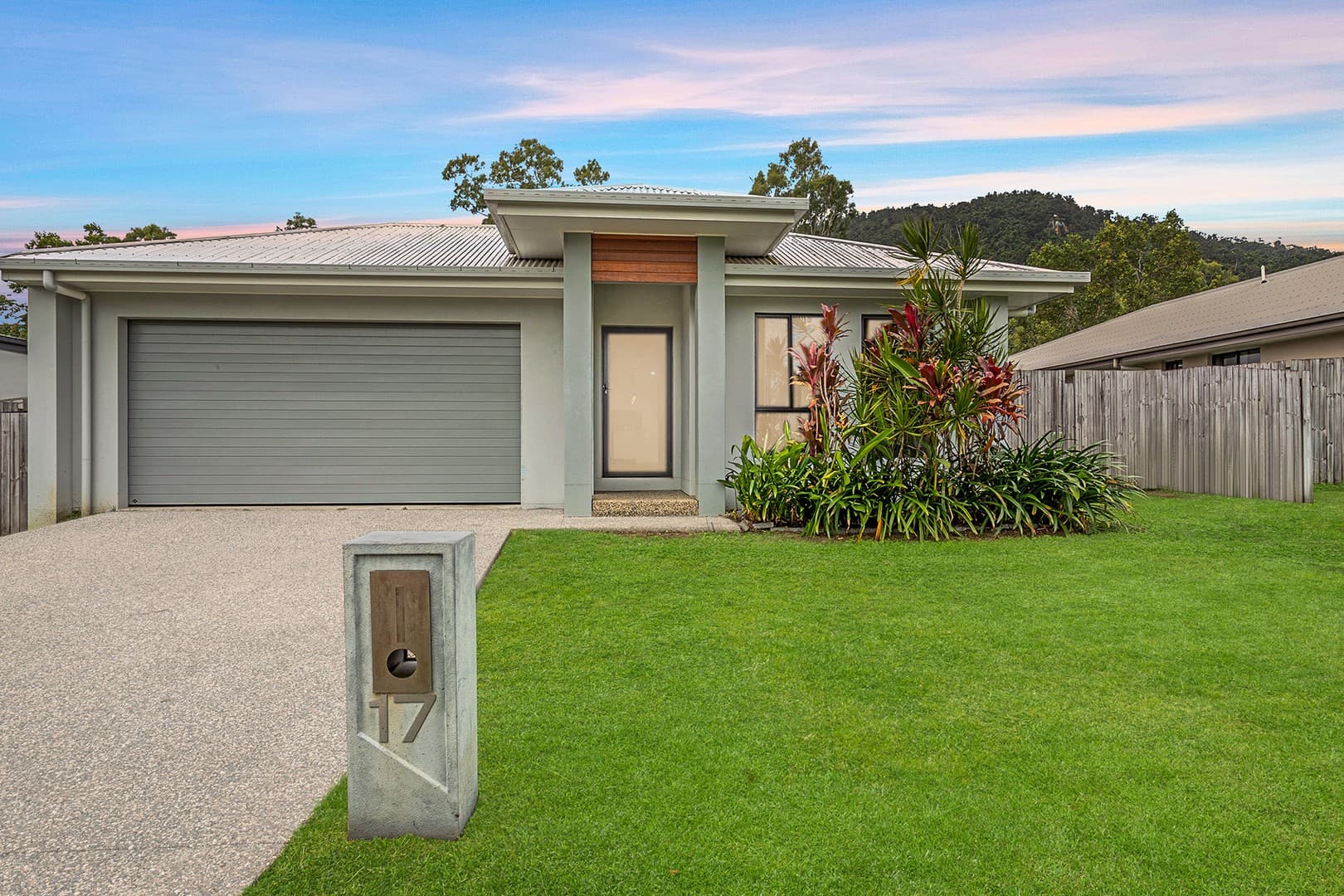 17 Trader Crescent, Cannonvale — photo 1 of 5
