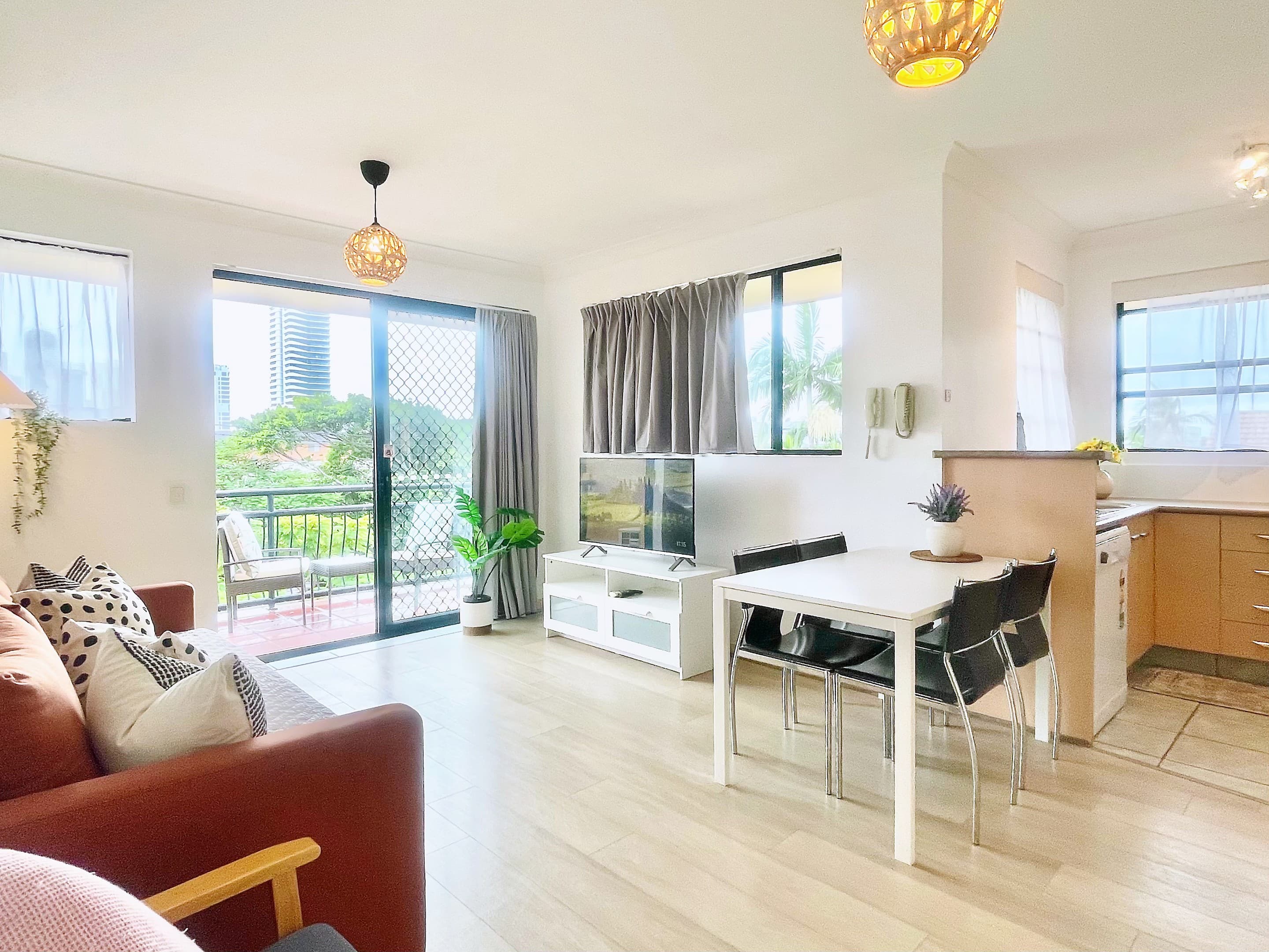 20/40-44 Ventura Road, Mermaid Beach — photo 1 of 5