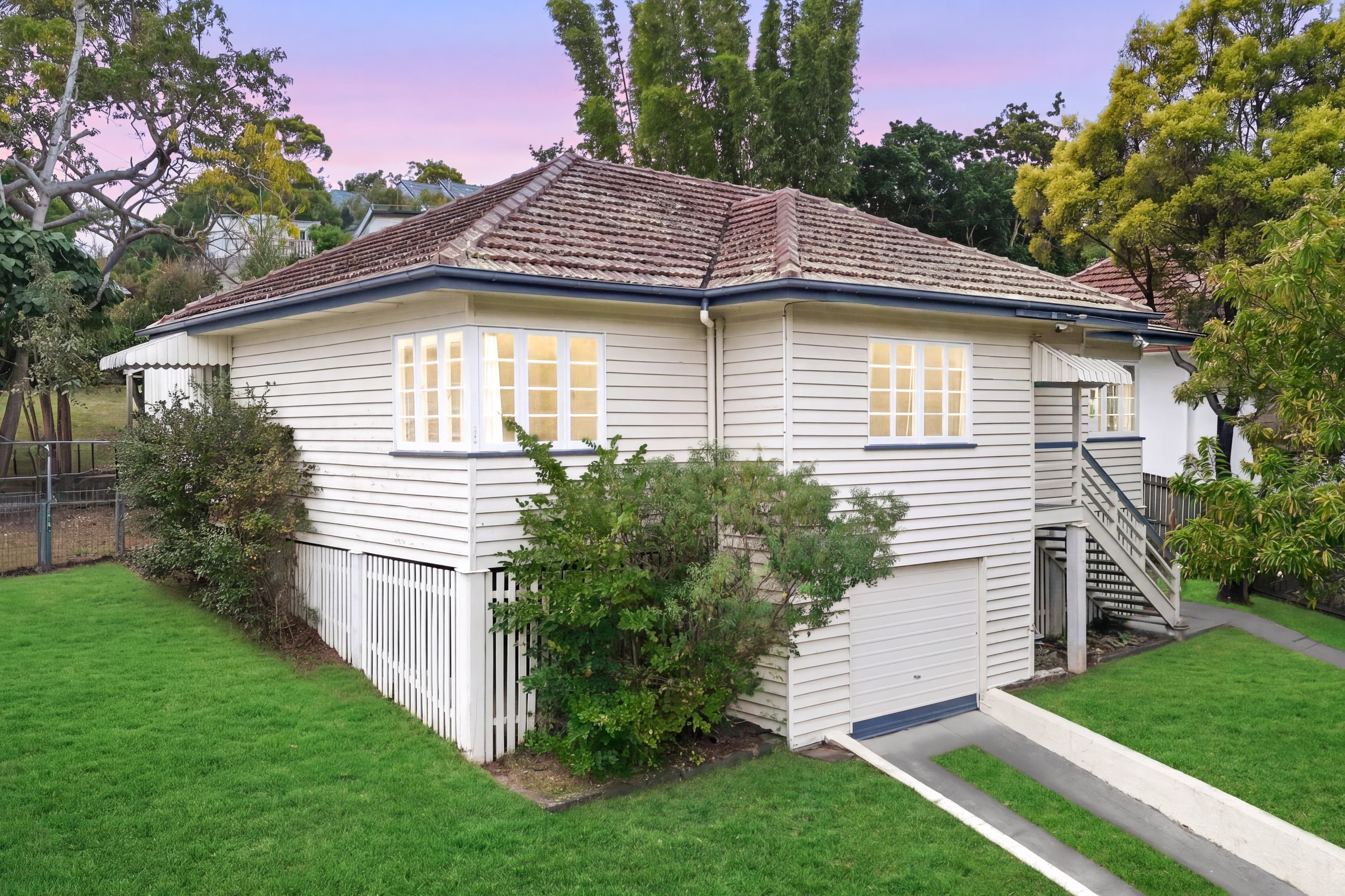 54 Coonara Street, Holland Park — photo 1 of 5