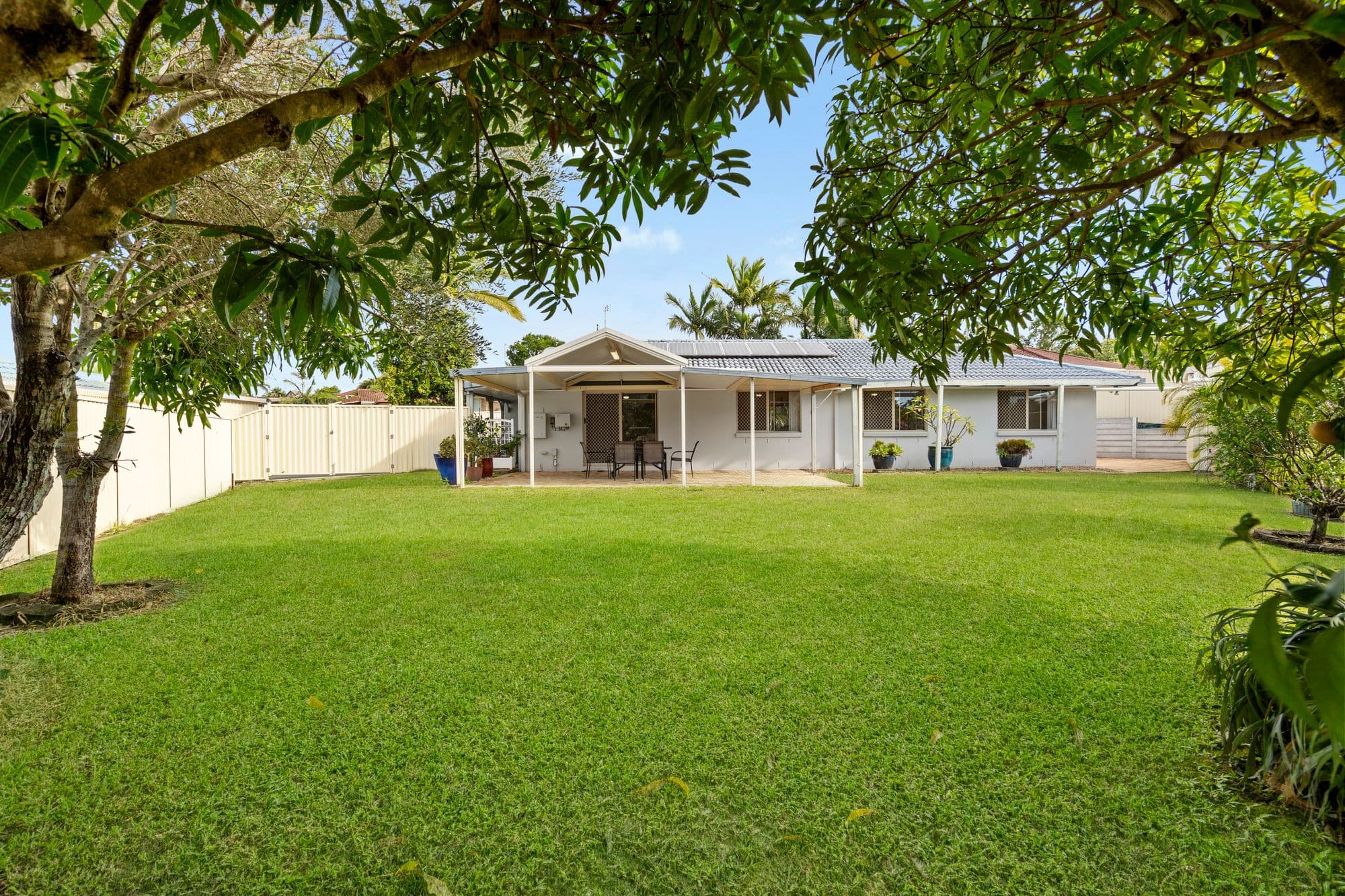 24 Parkdale Court, Parkwood — photo 1 of 5
