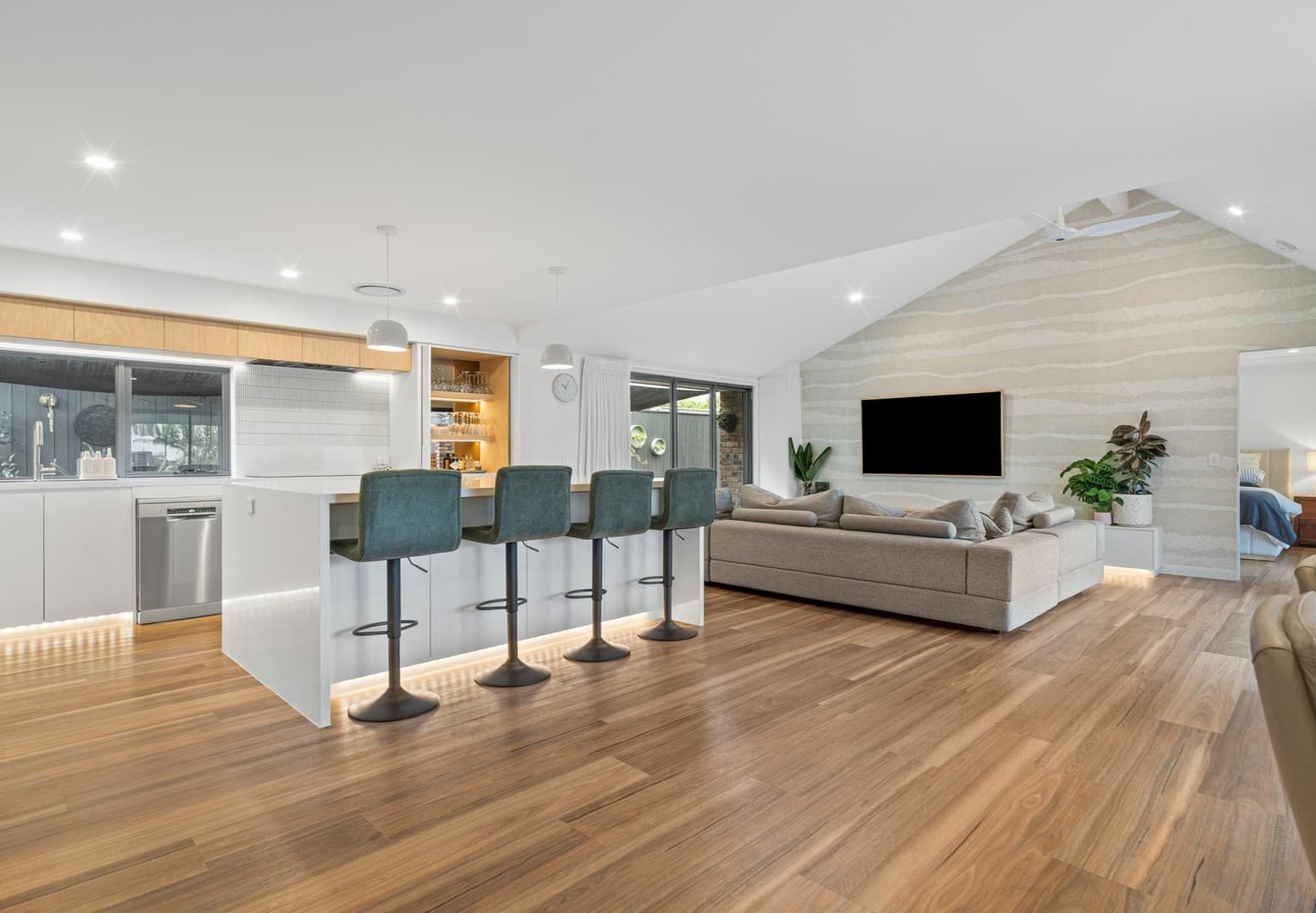 23 Pinnacle Court, Robina — photo 1 of 5