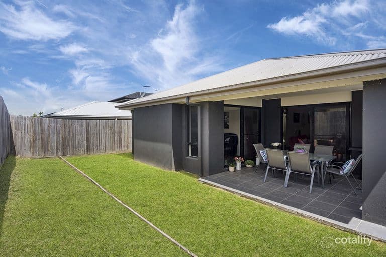 7 Aspen Way, Arundel — photo 1 of 5