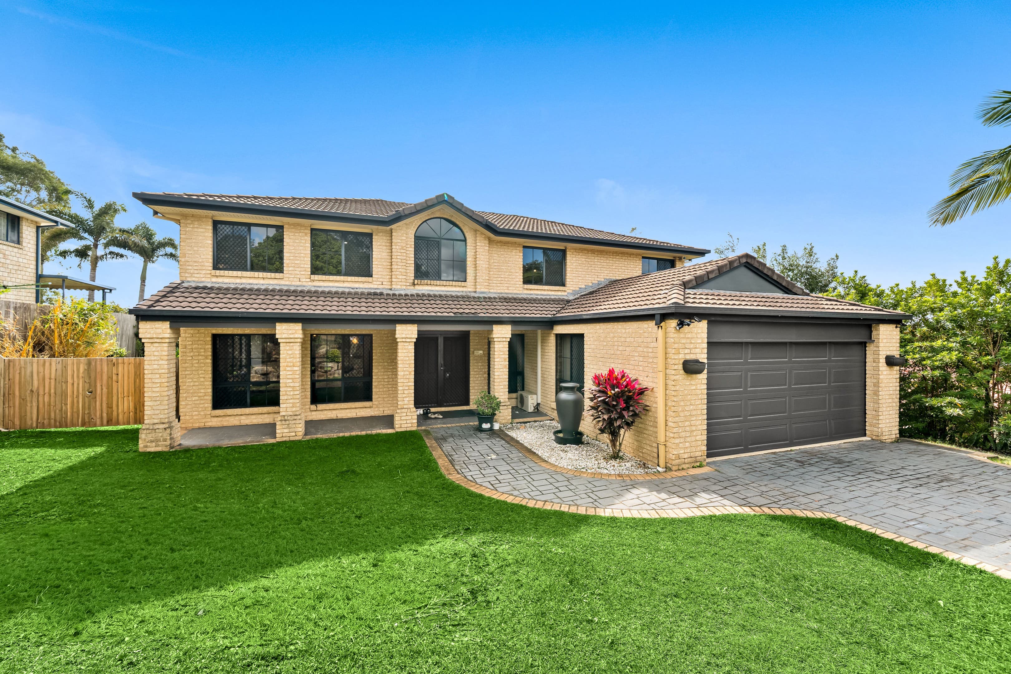 25 Rosemont Court, Underwood — photo 1 of 20