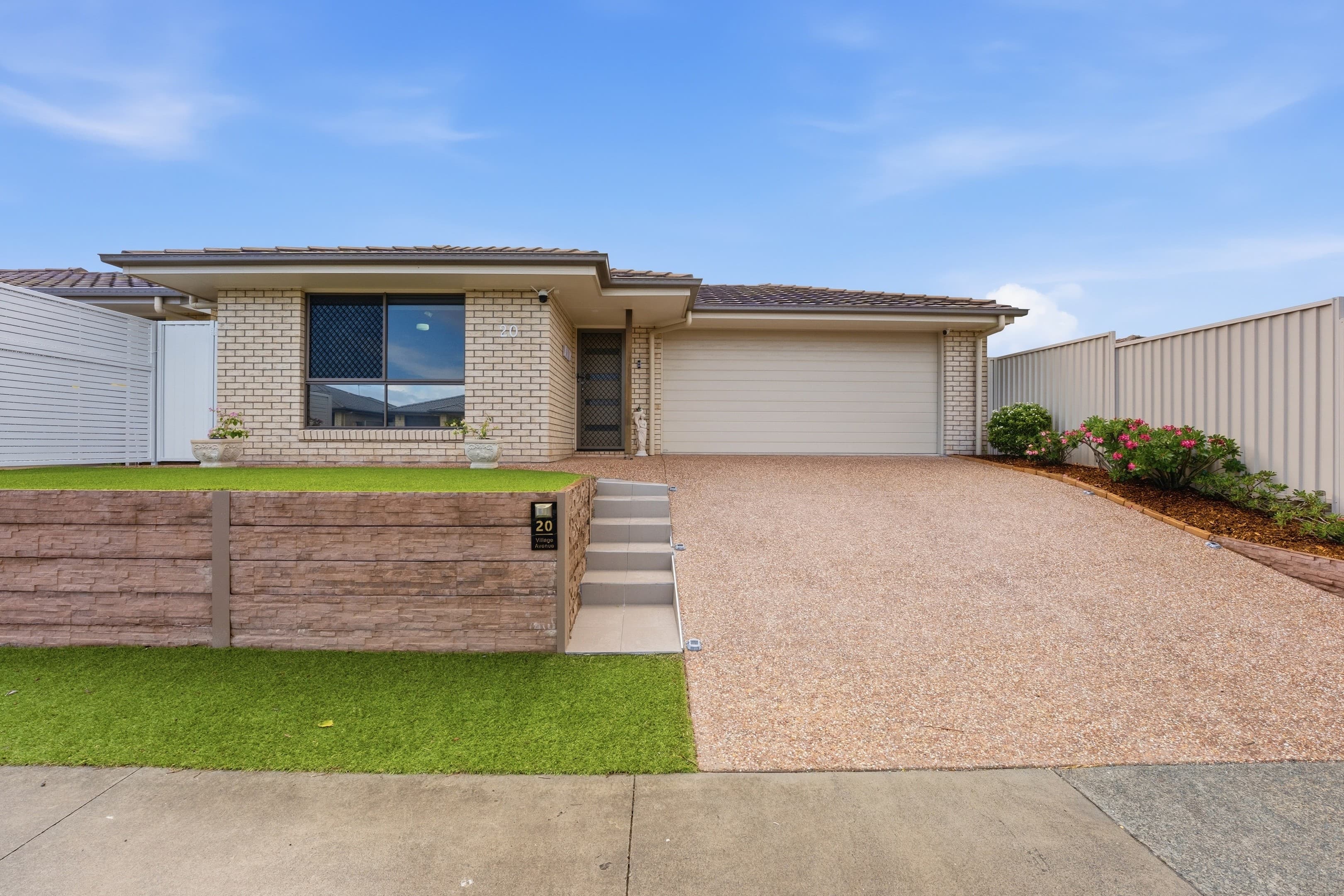 20 Village Avenue, Bongaree — photo 1 of 5