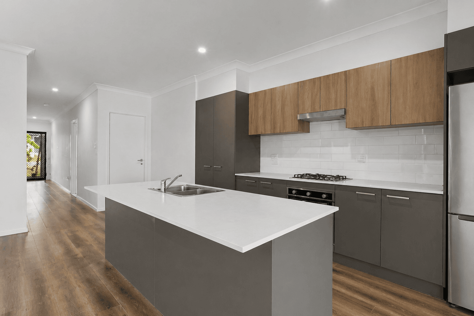 10 Denali Street, Holmview — photo 1 of 17