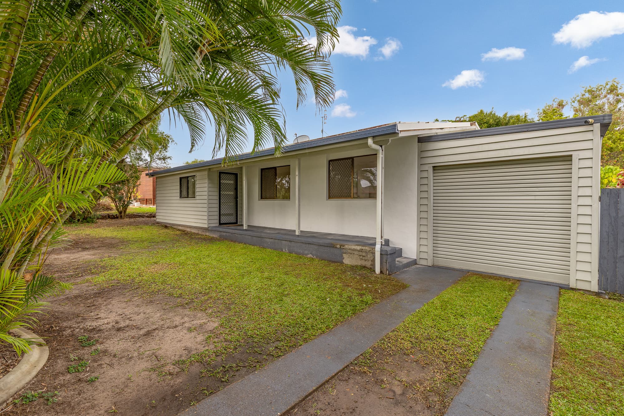 4 Owen Crescent, Urangan — photo 1 of 5