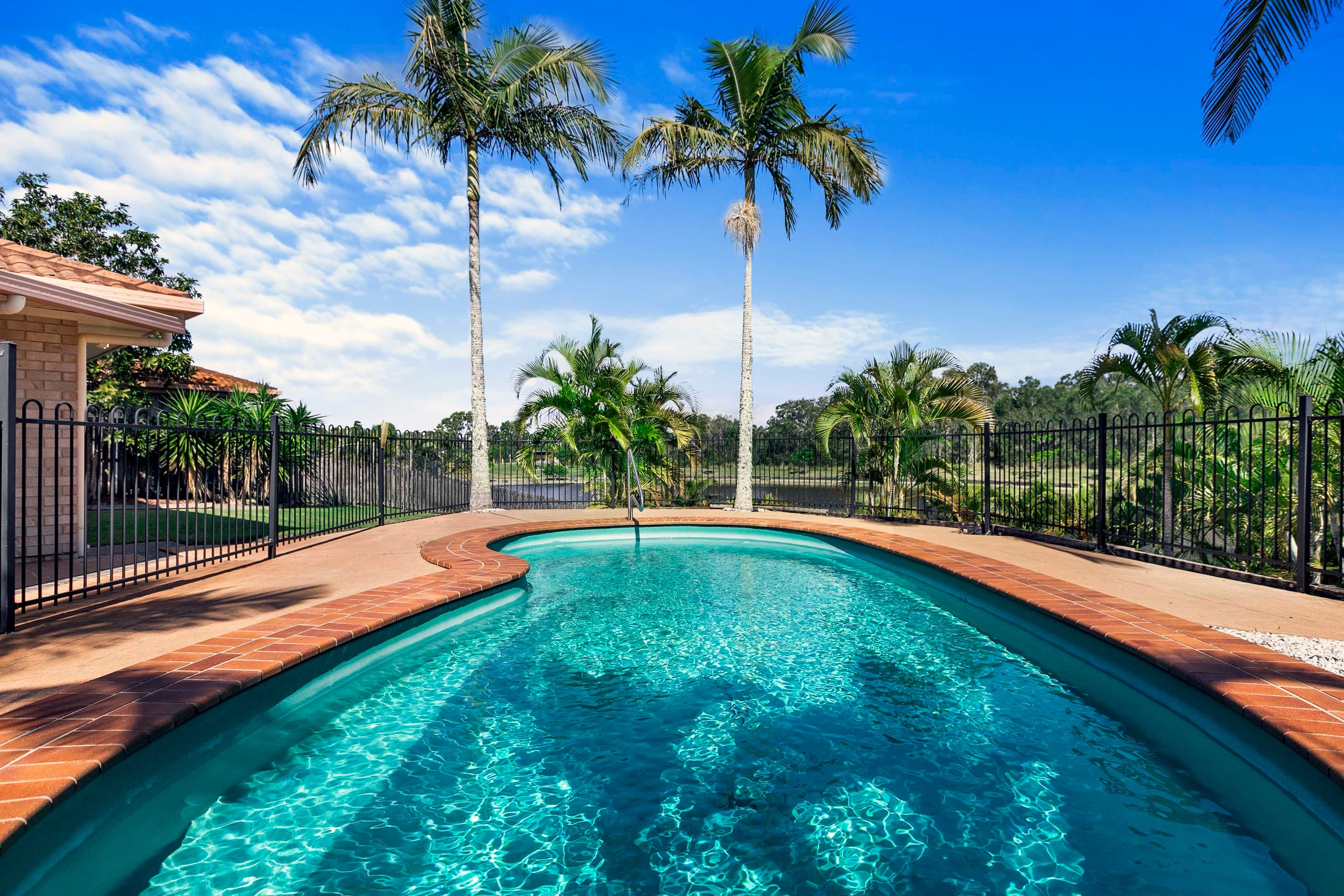1 Currawong Court, Eli Waters — photo 1 of 5