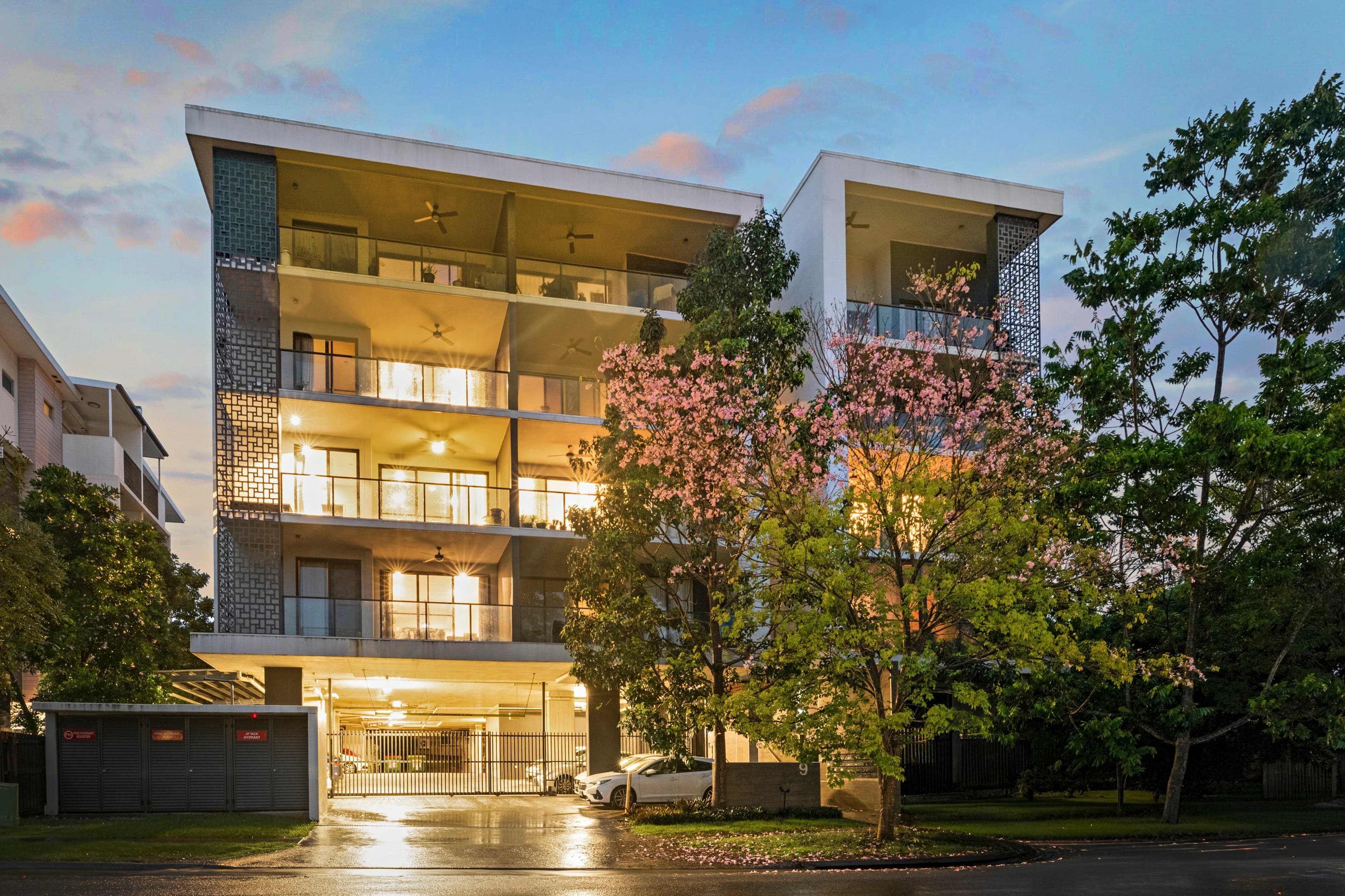 9/9-13 Mayhew Street, Sherwood — photo 1 of 5