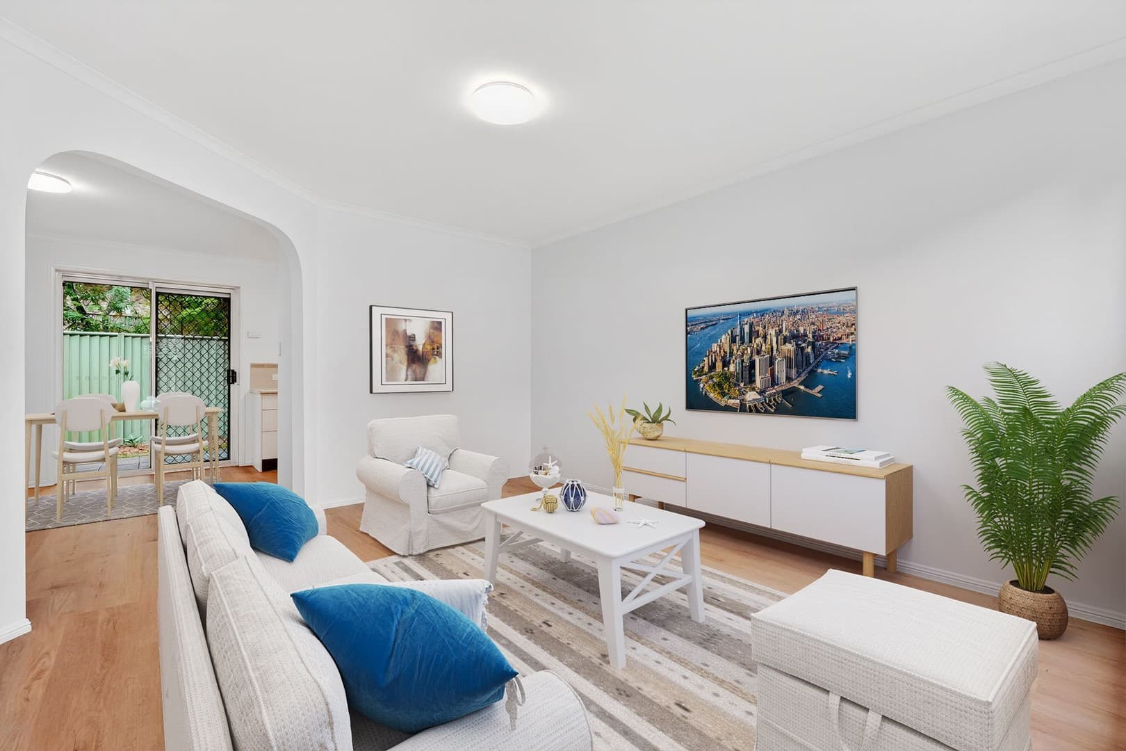 40/42 Murev Way, Carrara — photo 1 of 5