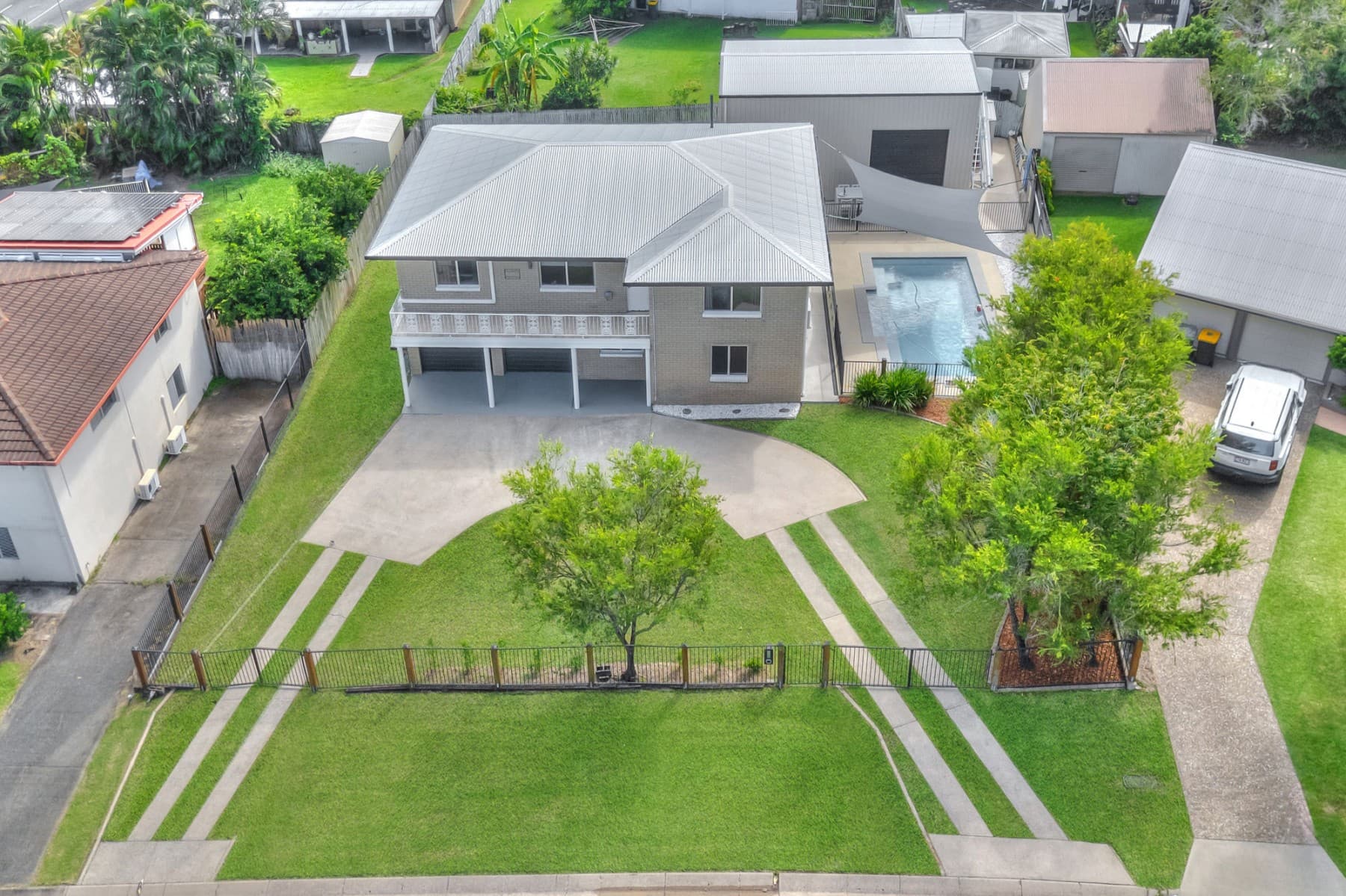 2 Bona Vista Drive, Mount Pleasant — photo 1 of 5