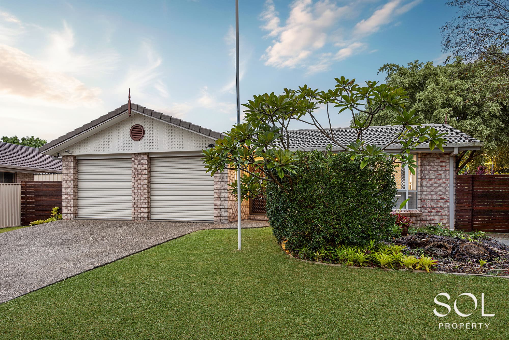 24 Allira Crescent, Carseldine — photo 1 of 5