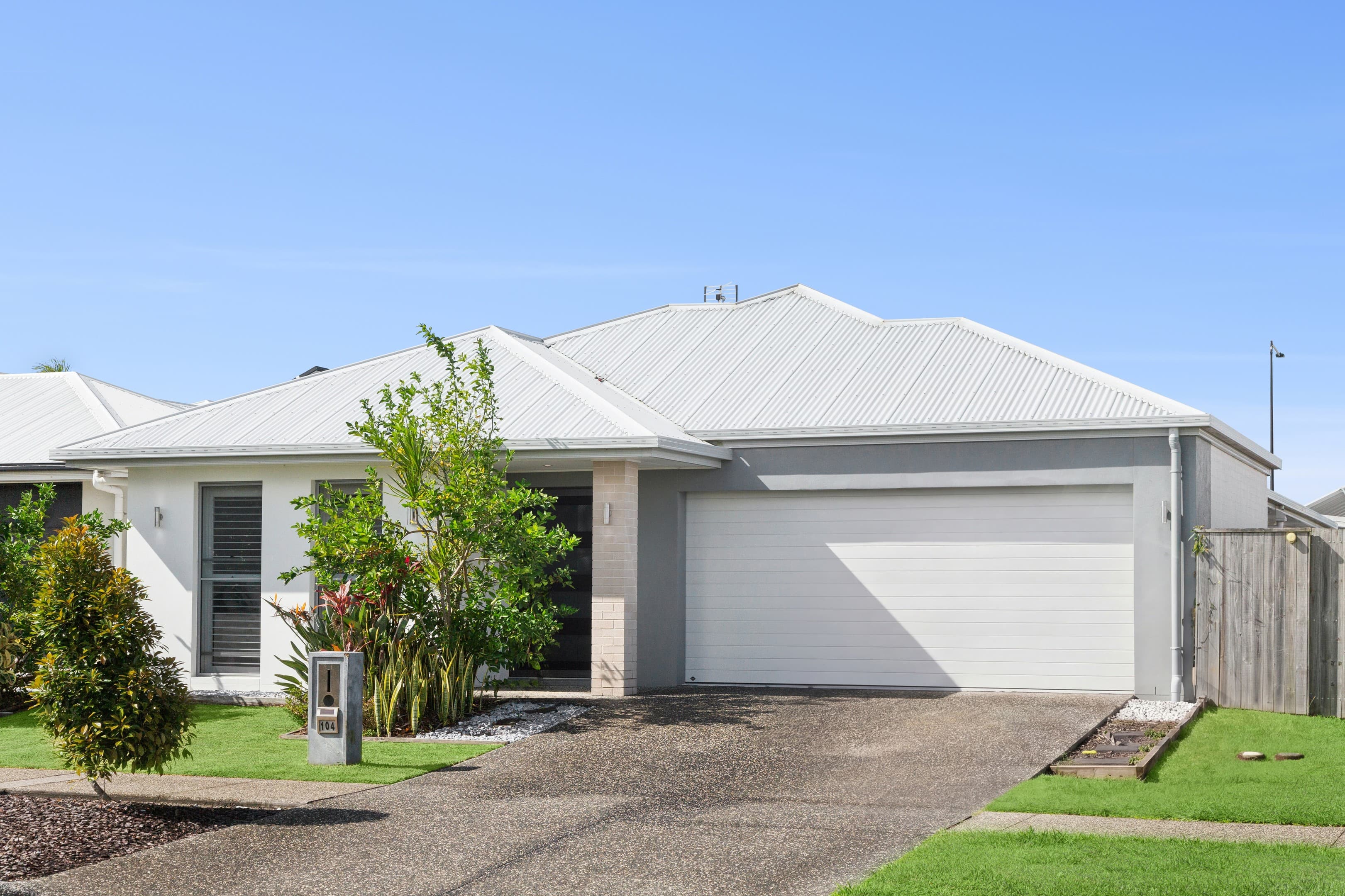 104 McArthur Parade, Baringa — photo 1 of 5