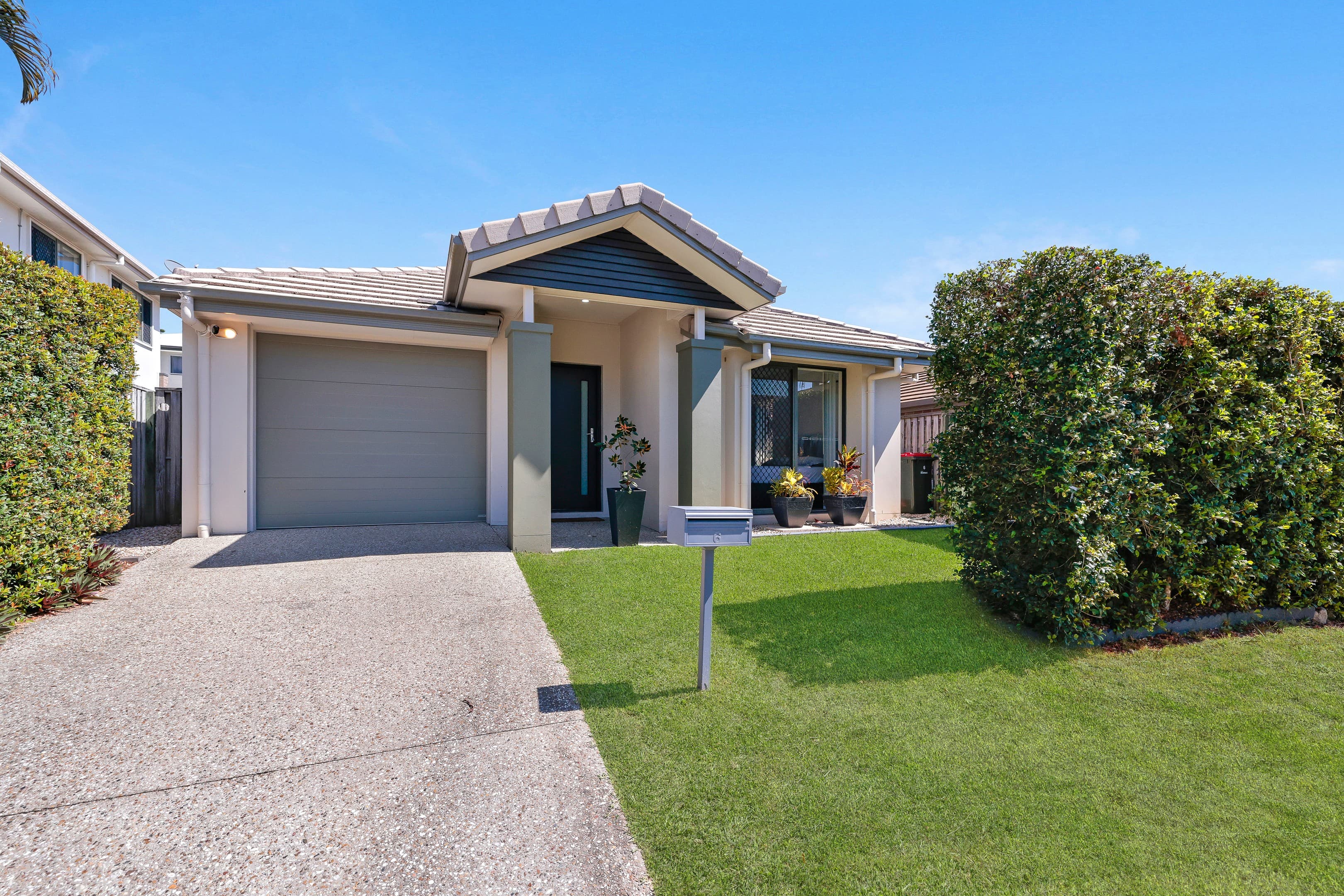 6 Pacific Place, Pacific Pines — photo 1 of 19