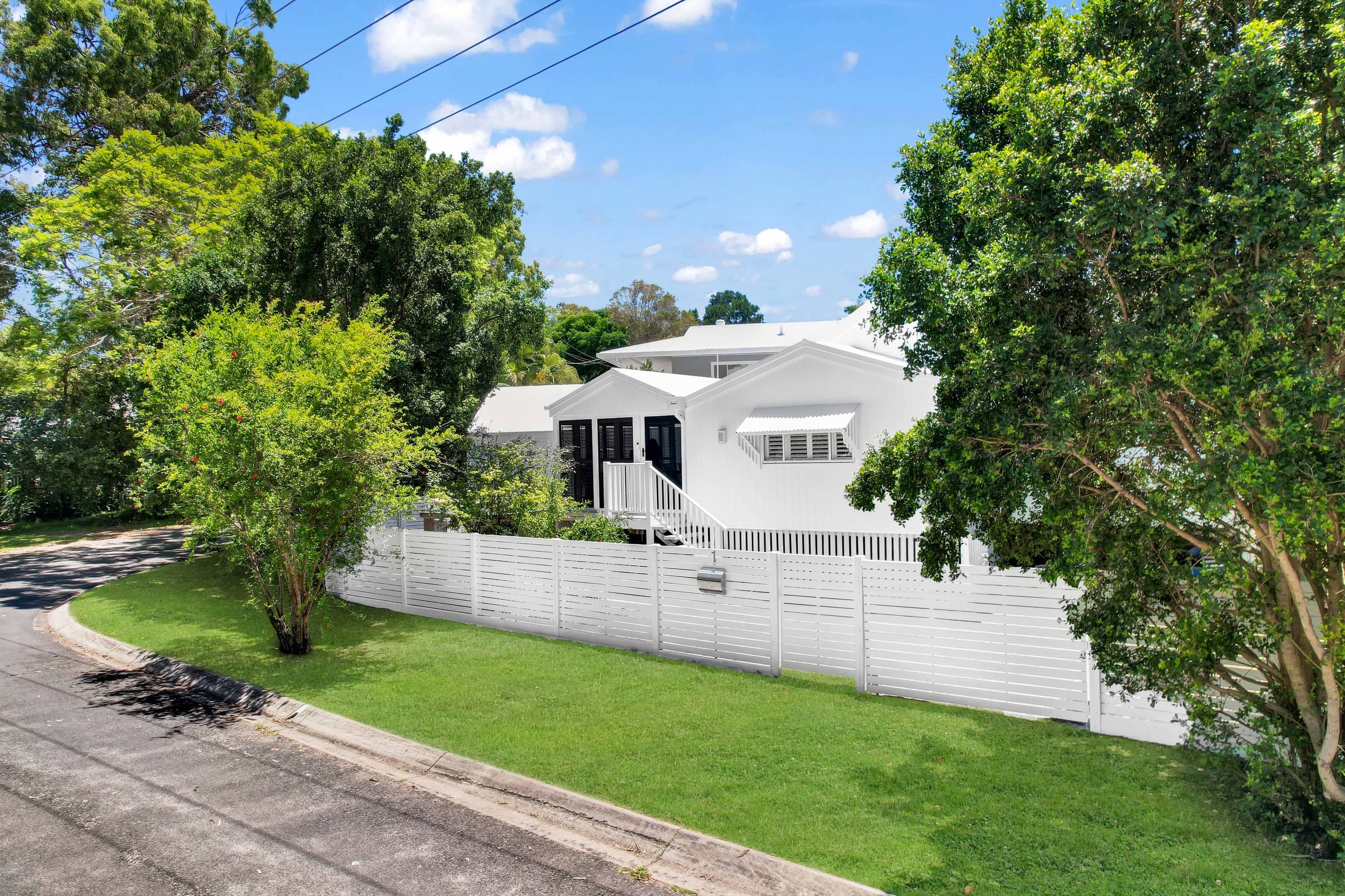1 Phillips Street, Coochiemudlo Island — photo 1 of 5
