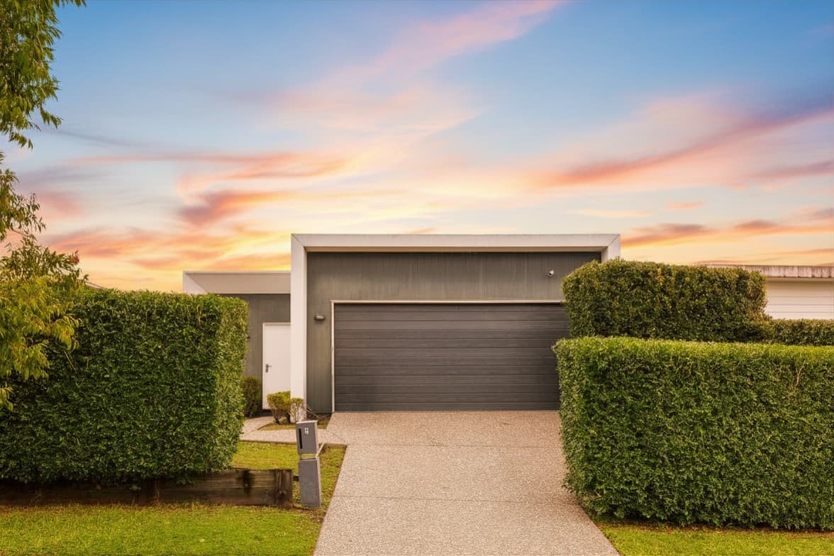 9 Hill Drive, Pimpama — photo 1 of 5
