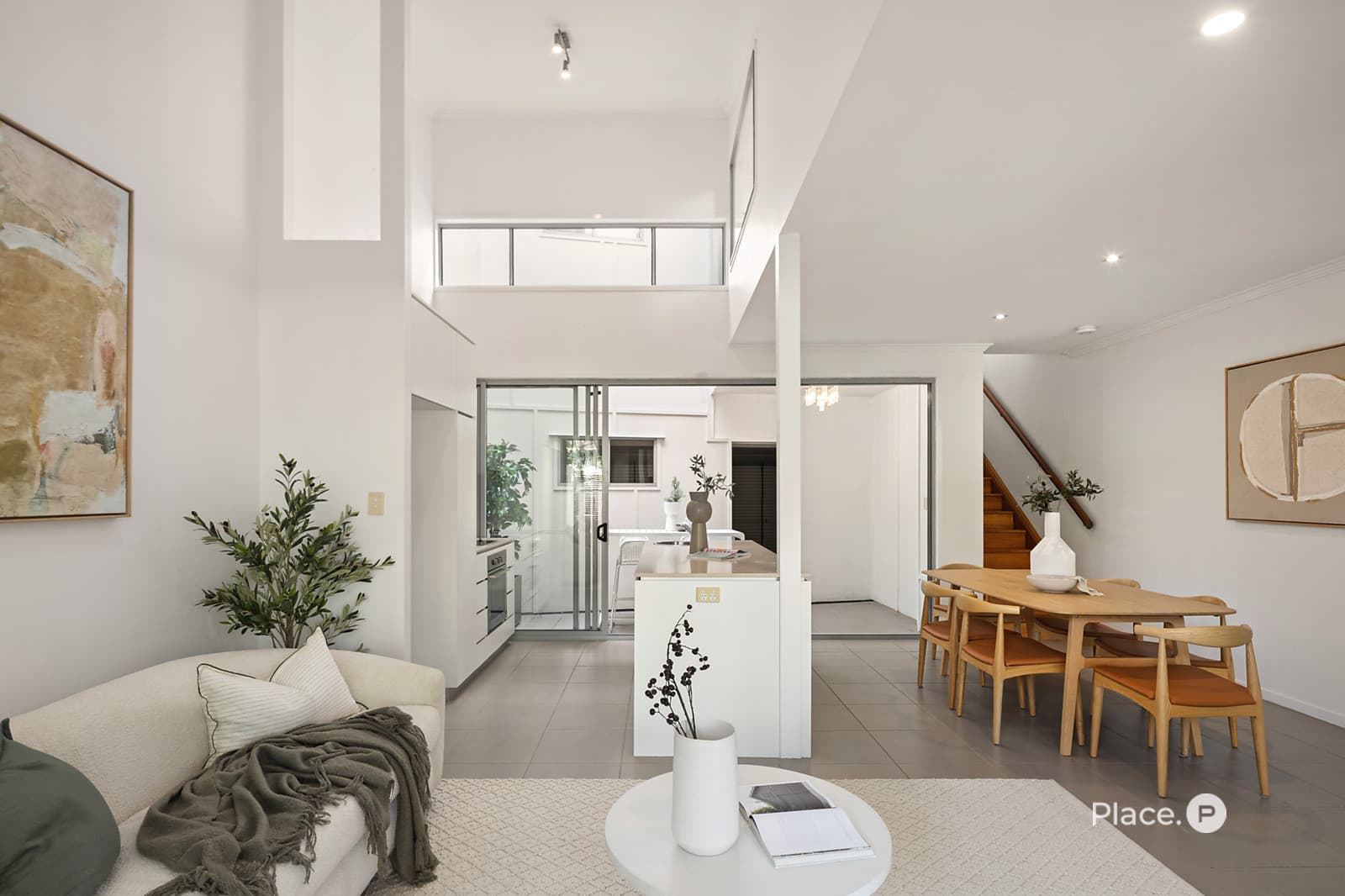 2/62 Shetland Street, Morningside — photo 1 of 5