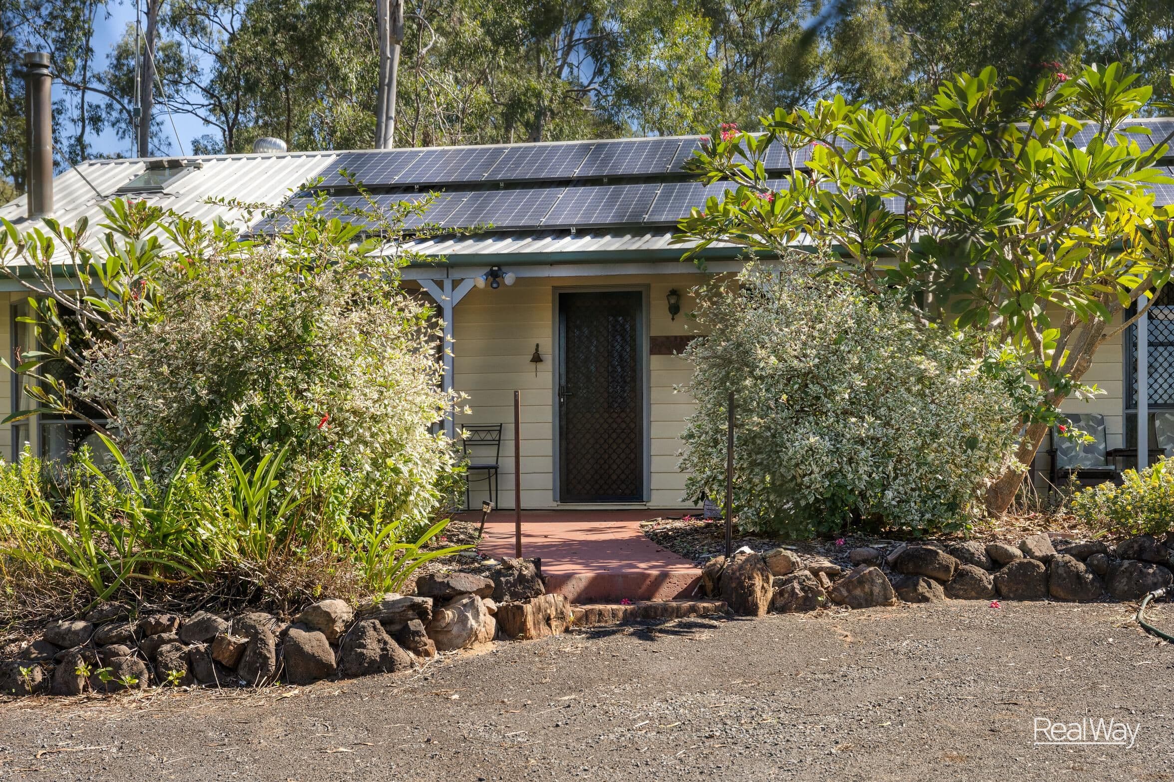 111 Koreelah Street, Upper Lockyer — photo 1 of 5