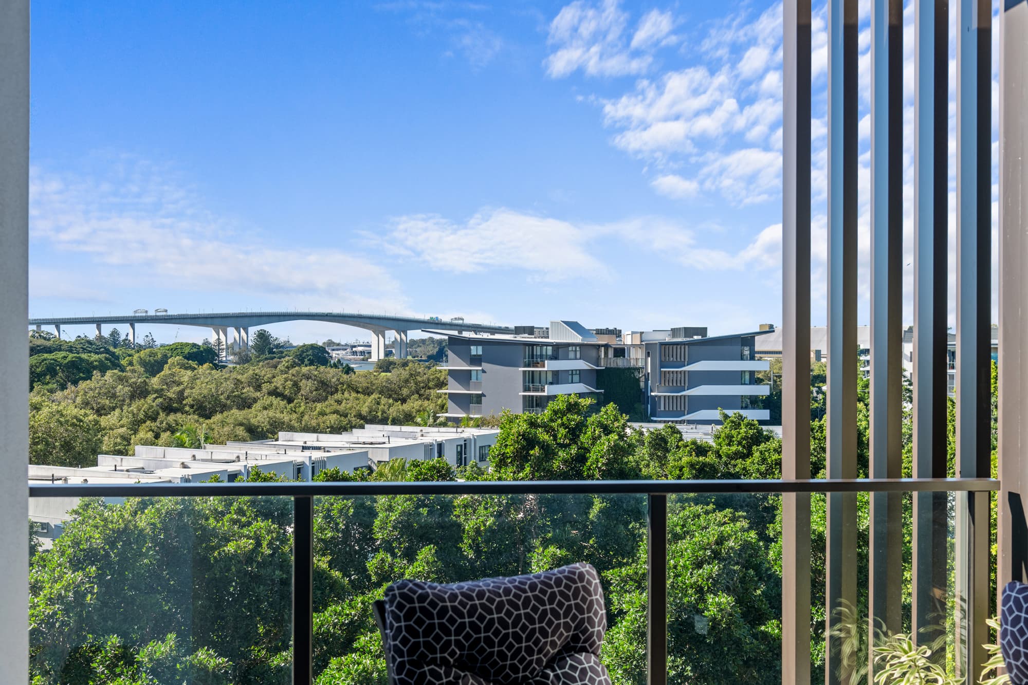 20503/320 Macarthur Avenue, Hamilton — photo 1 of 5