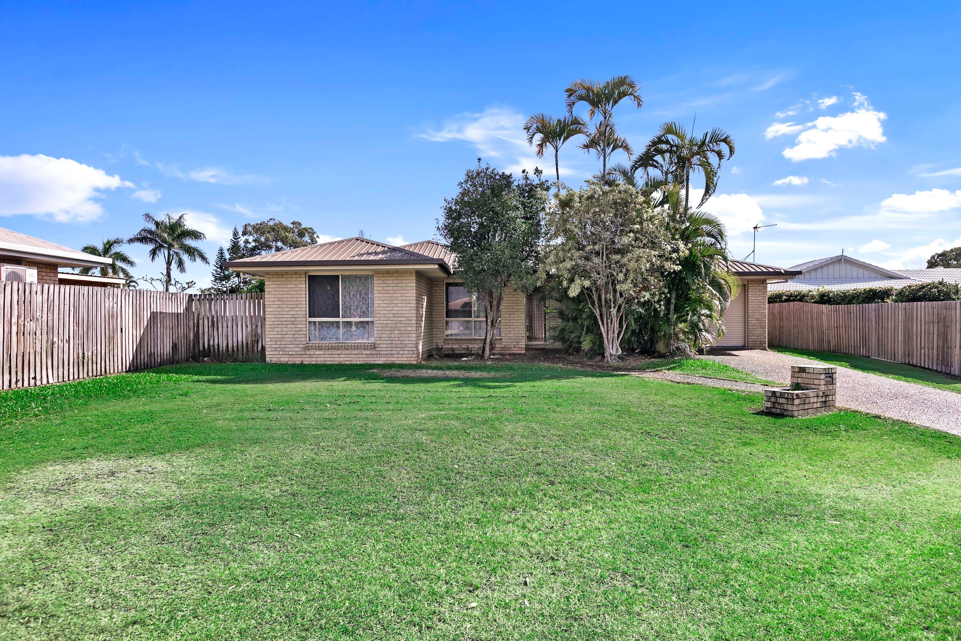 17 Thornbill Drive, Eli Waters — photo 1 of 5