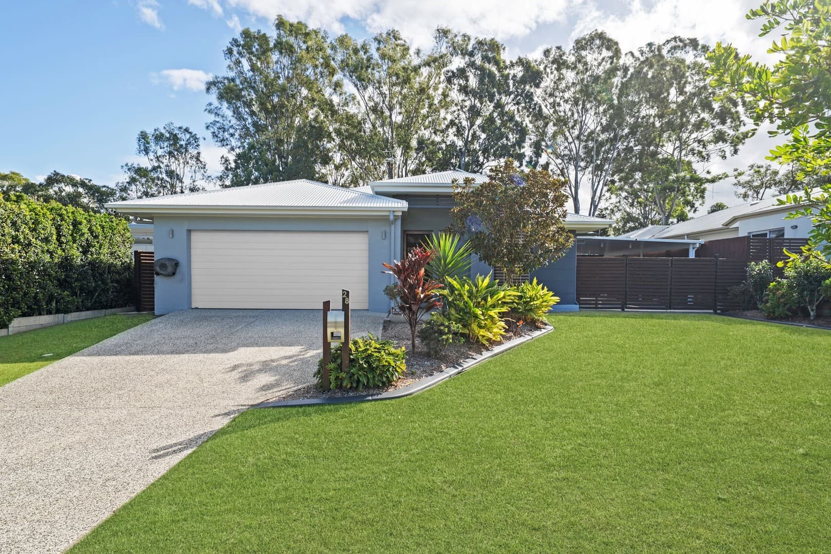 28 Mapleton Crescent, Capalaba — photo 1 of 5