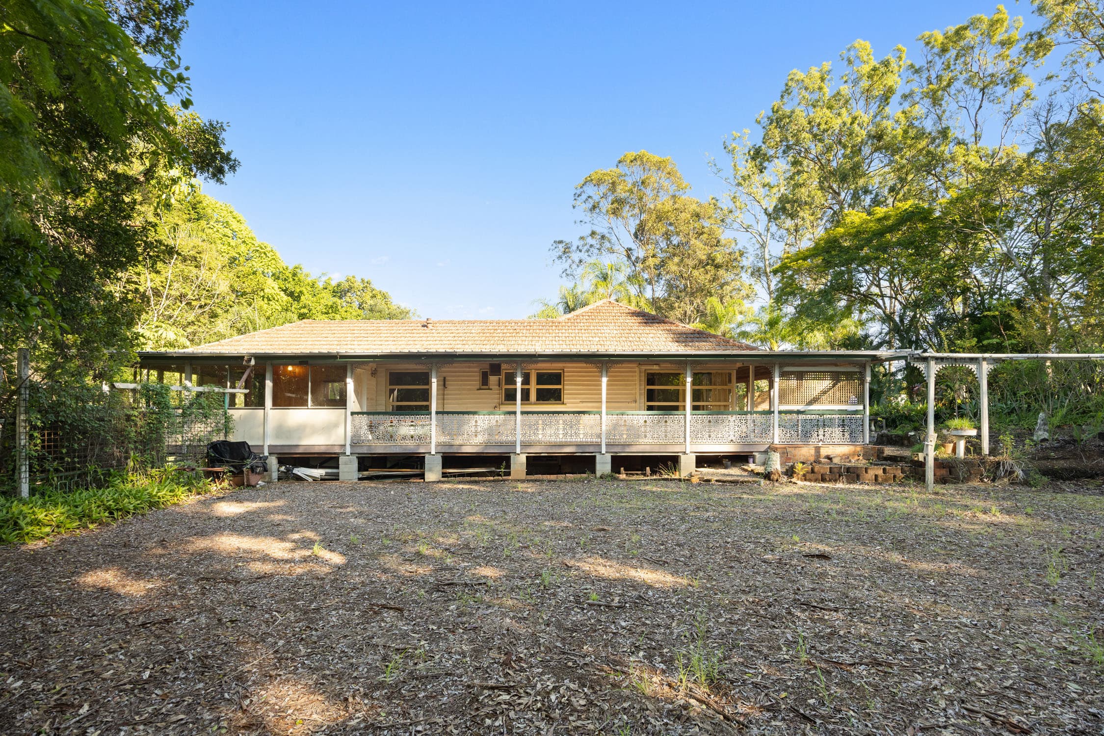 53 Kersley Road, Kenmore — photo 1 of 5