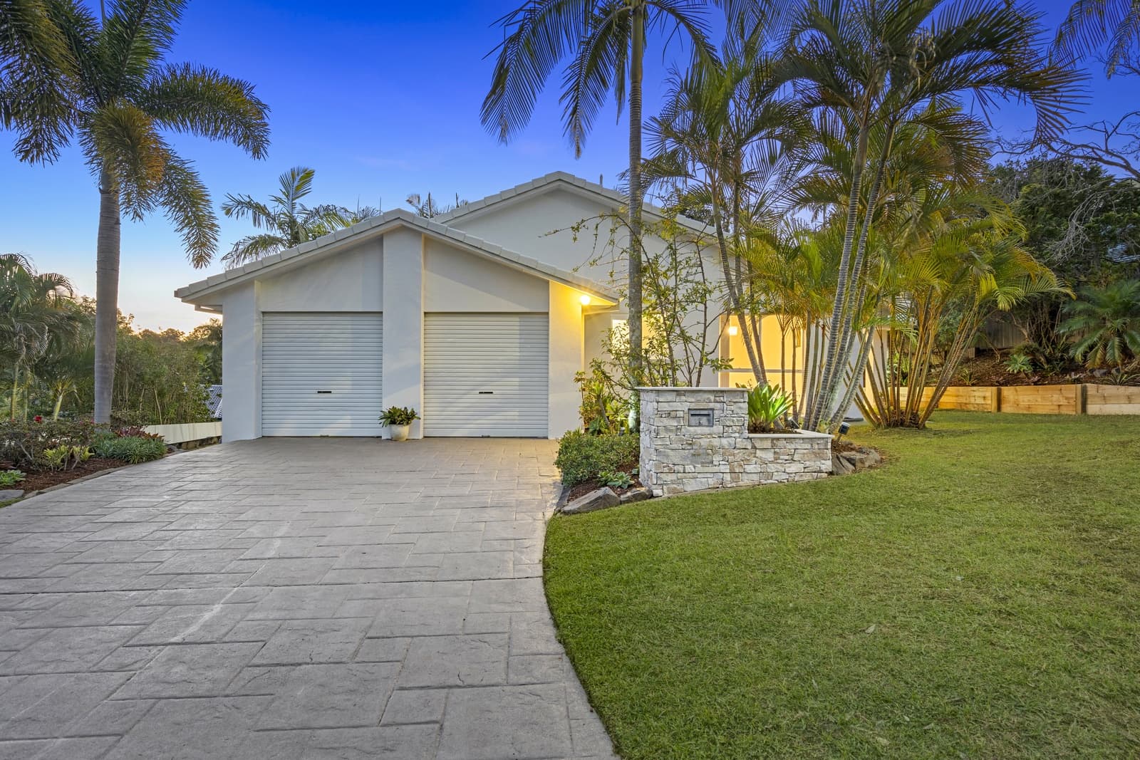 26 Ballyliffen Court, Robina — photo 1 of 5