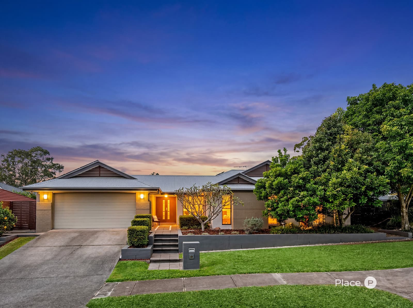 1 Eungella Terrace, Forest Lake — photo 1 of 5