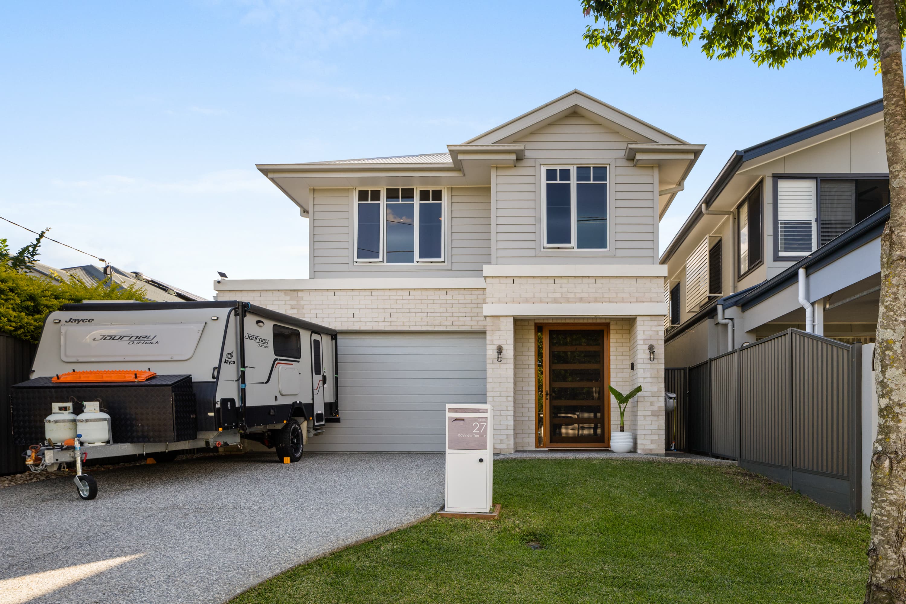 27 Bayview Terrace, Geebung — photo 1 of 20