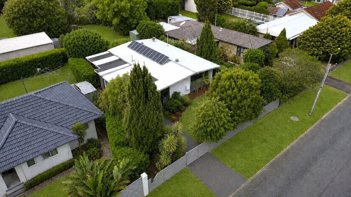 6 Lovett Street, Rangeville — photo 1 of 5