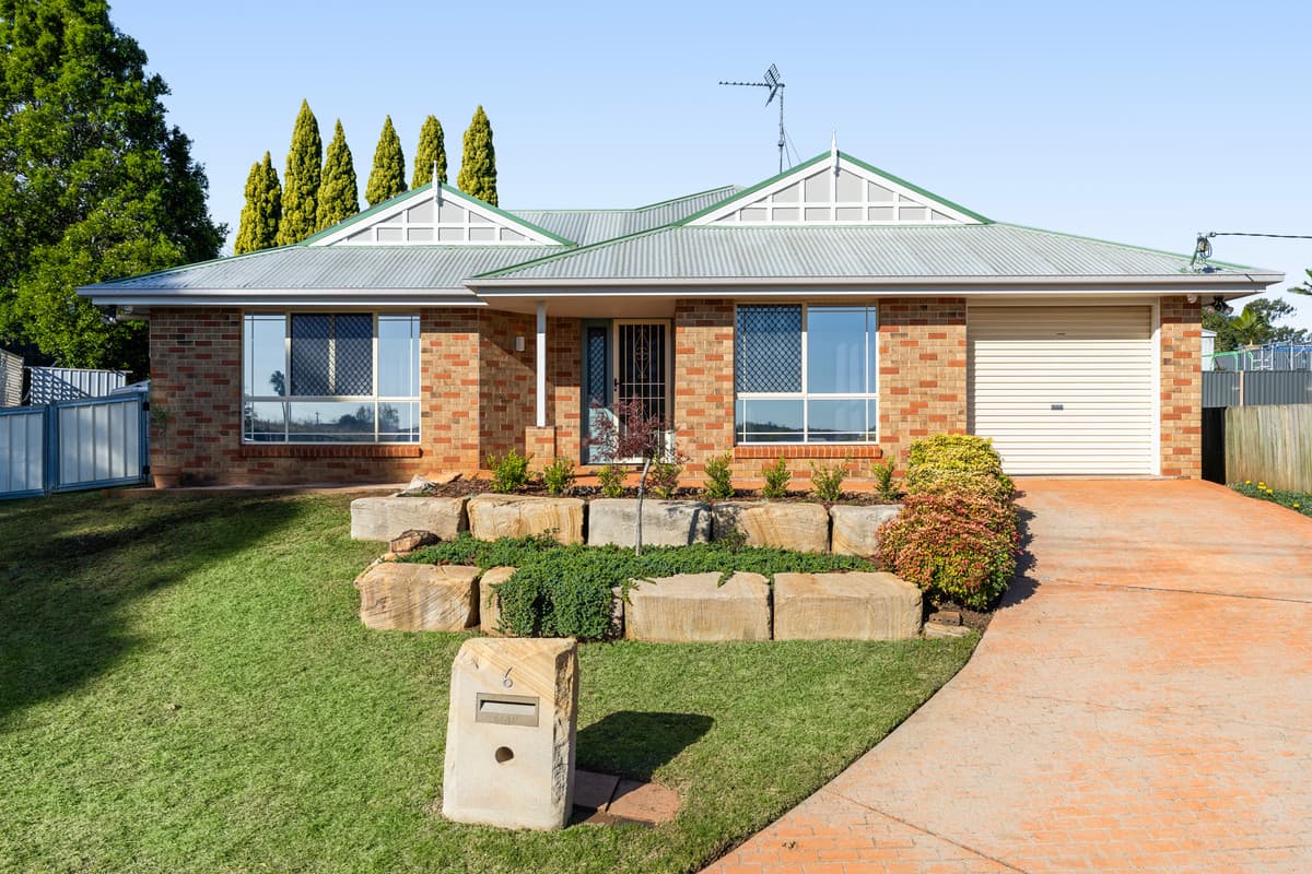 6 Weir Court, Harristown — photo 1 of 5