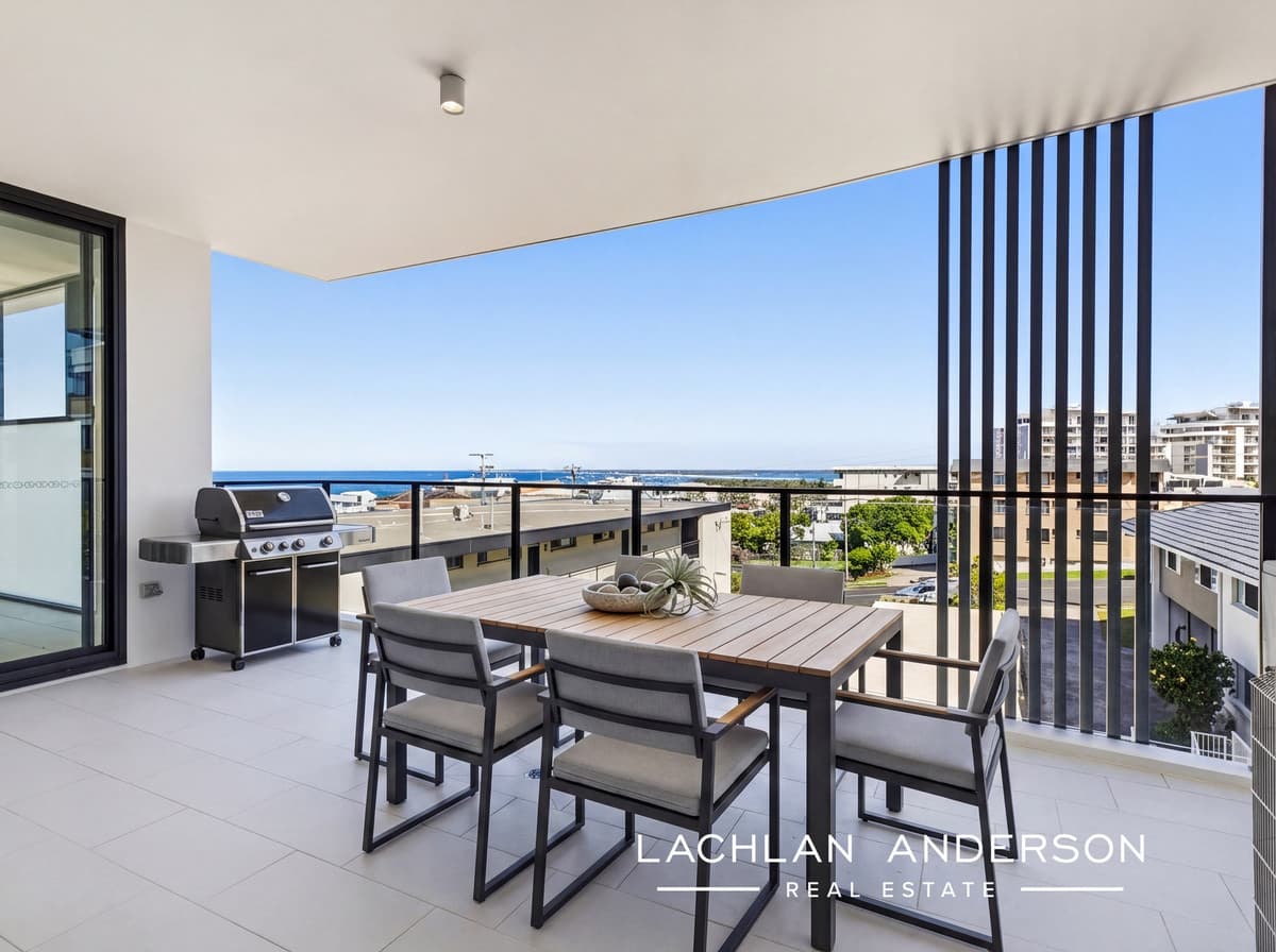 19/37 Moreton Parade, Kings Beach — photo 1 of 5