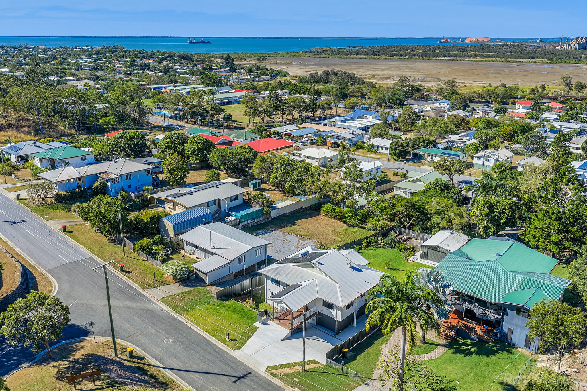 50 Adelaide Street, South Gladstone — photo 1 of 5