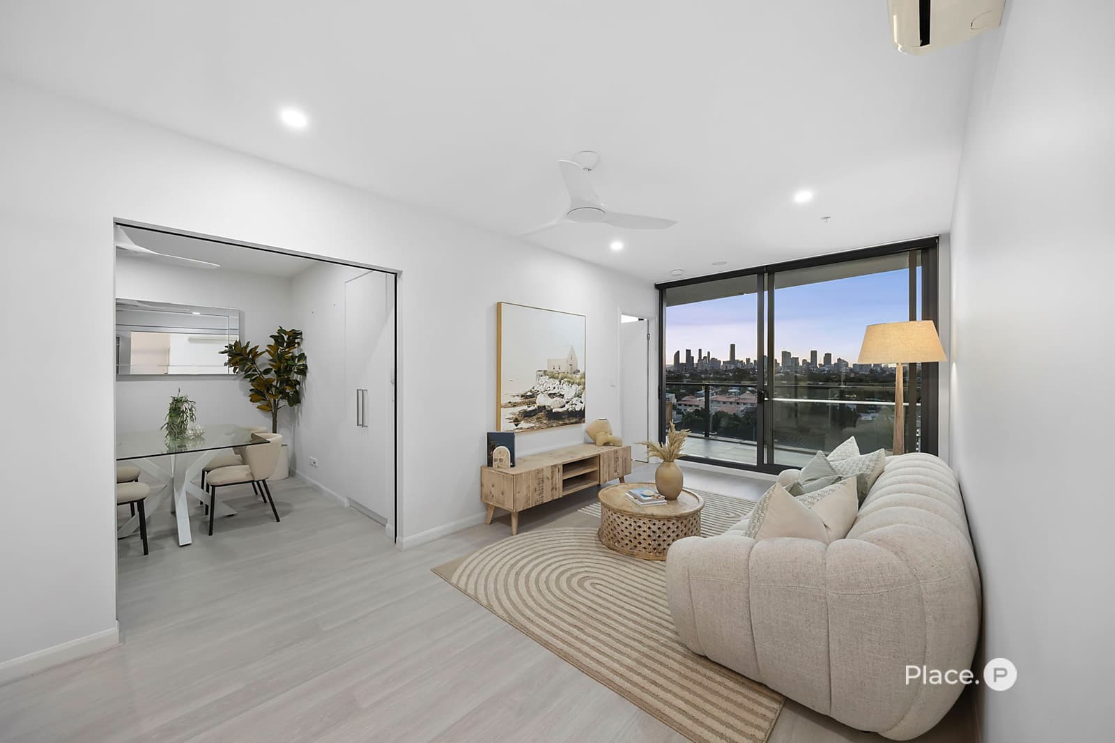 10702/300 Old Cleveland Road, Coorparoo, Coorparoo — photo 1 of 5