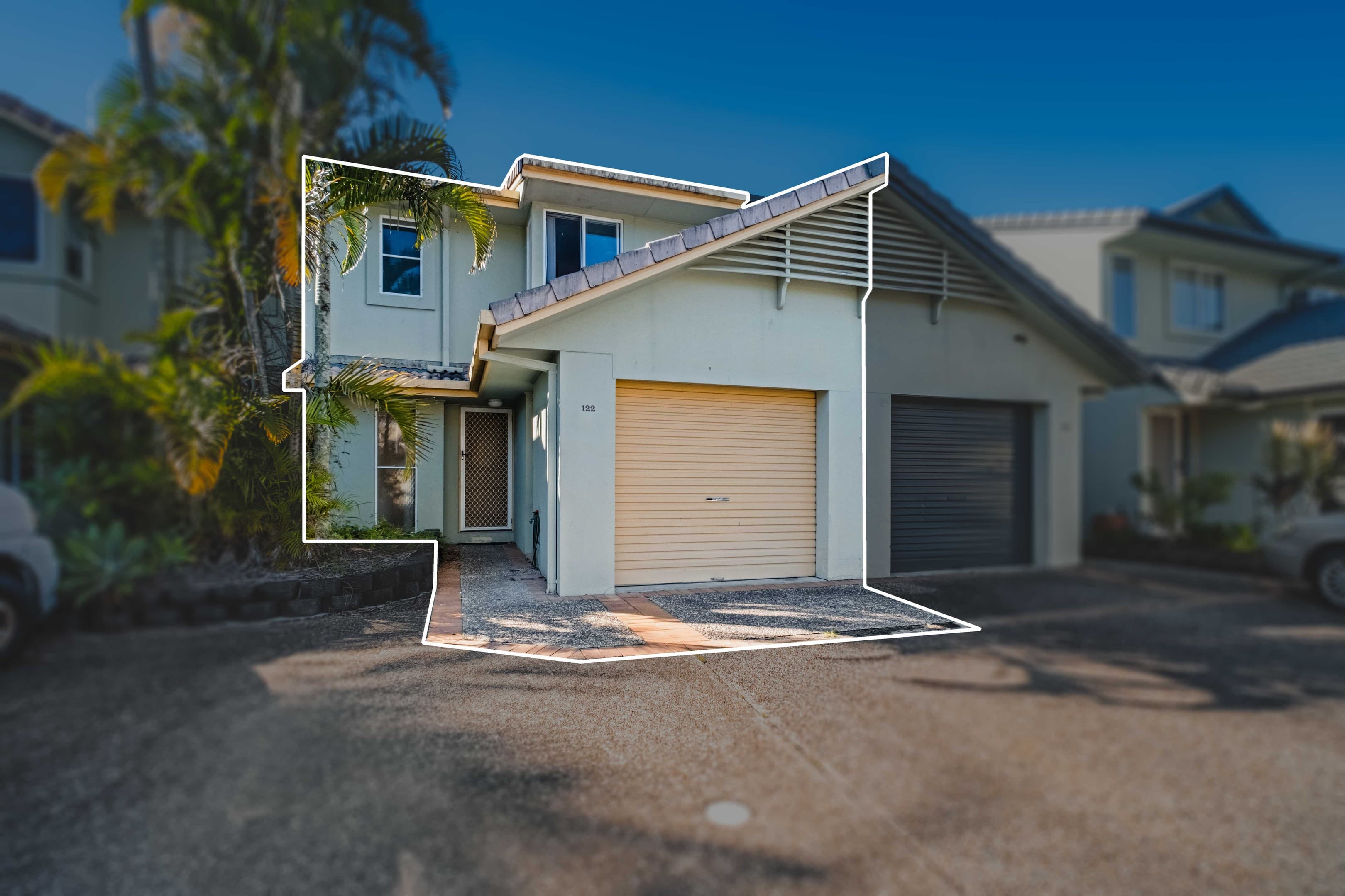 122/215 Cottesloe Drive, Mermaid Waters — photo 1 of 5