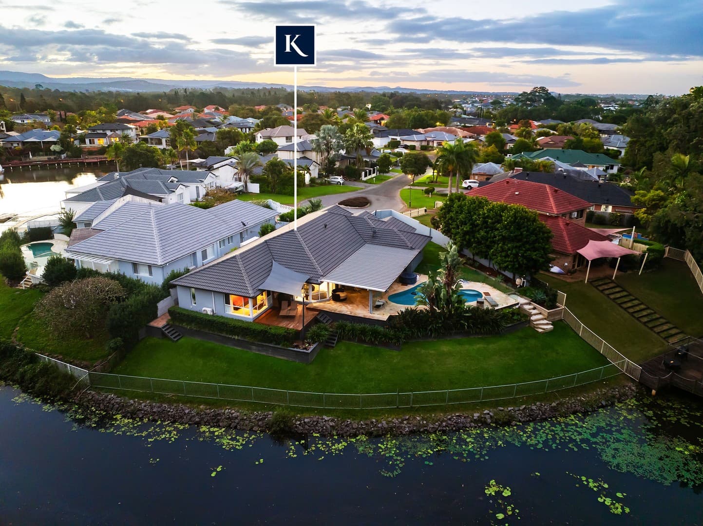 10 Cutwater Close, Clear Island Waters — photo 1 of 5