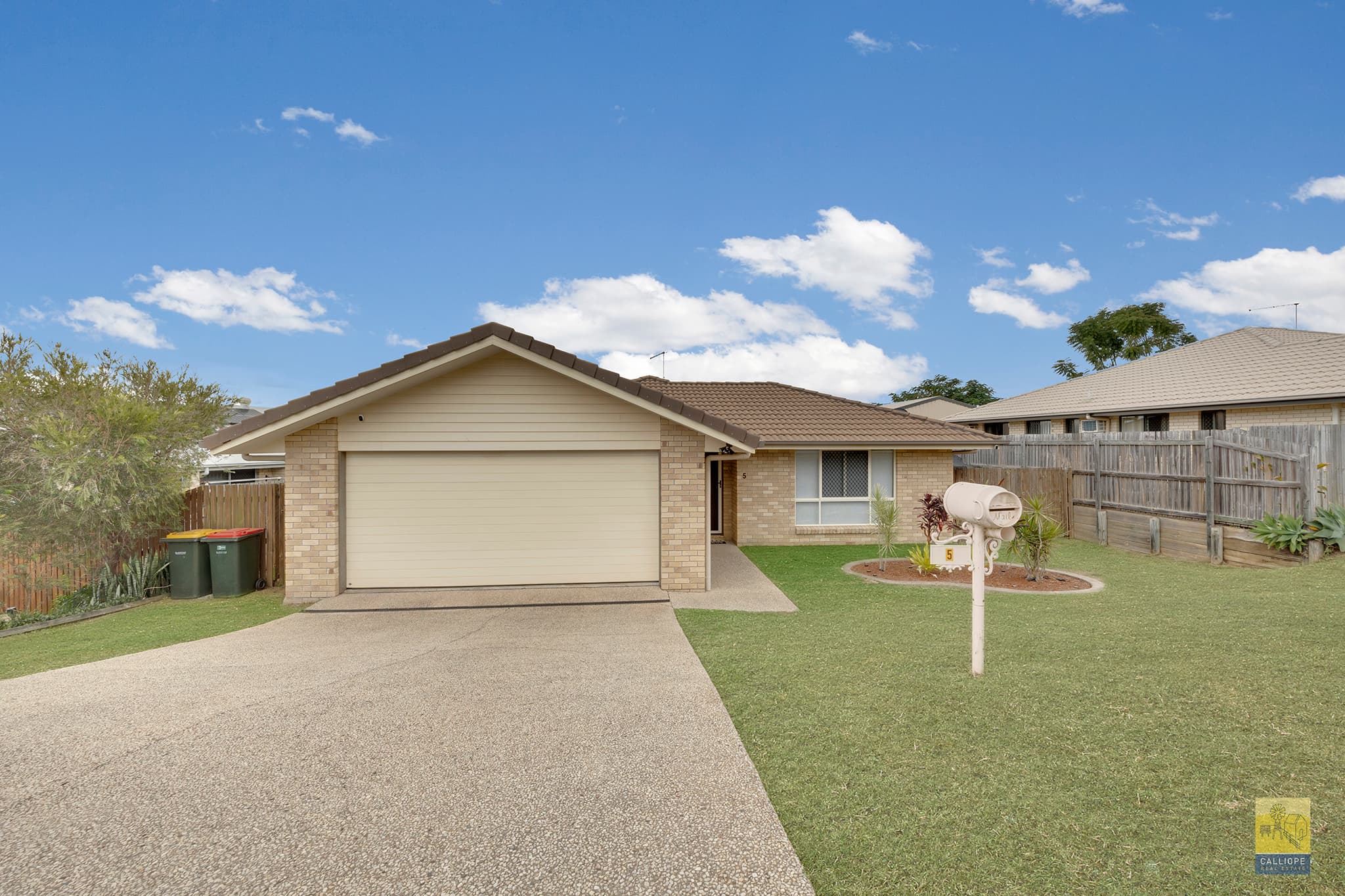 5 Zeus Way, Calliope — photo 1 of 5