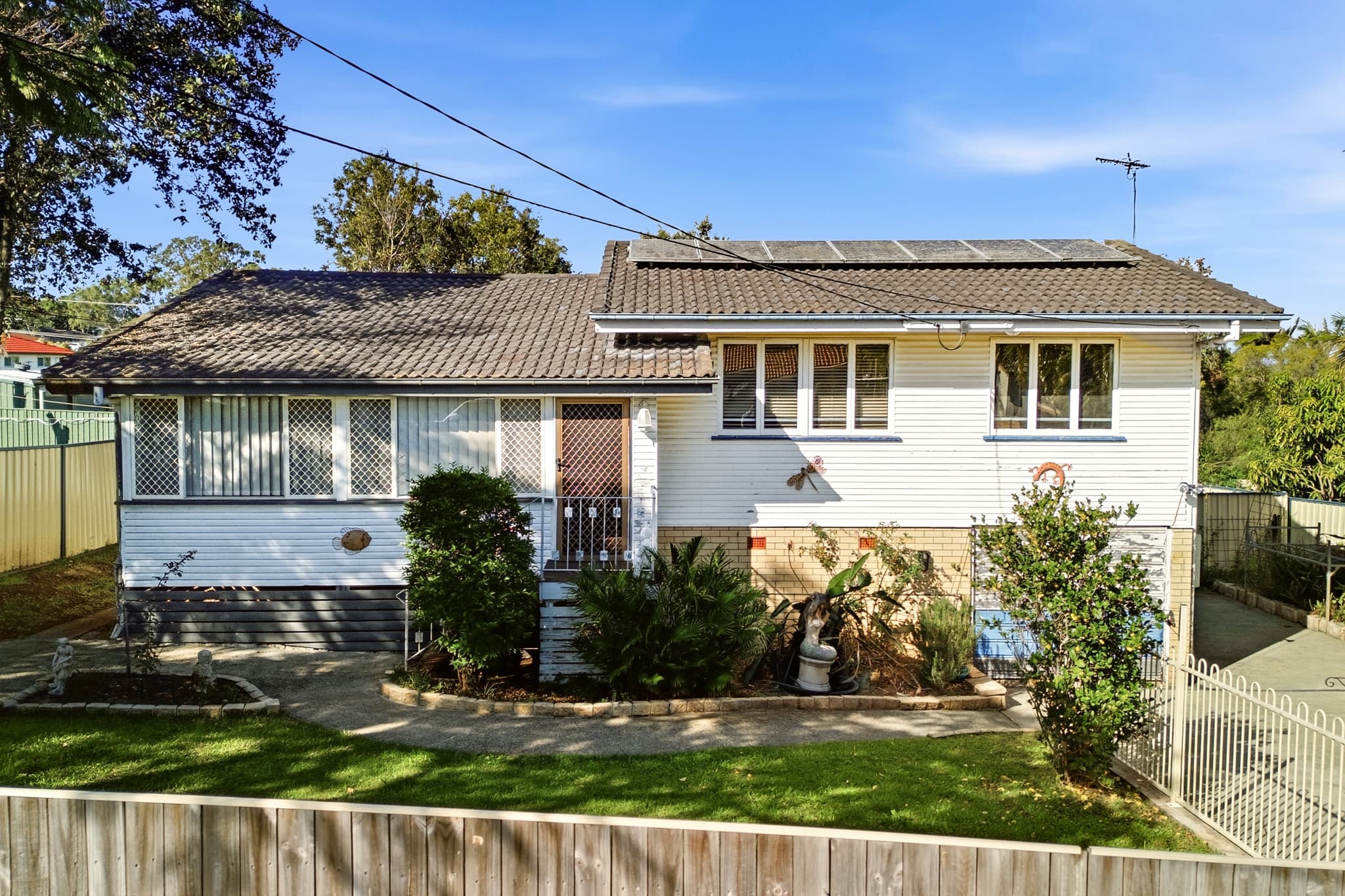 7 Phillip Street, Woodridge — photo 1 of 5