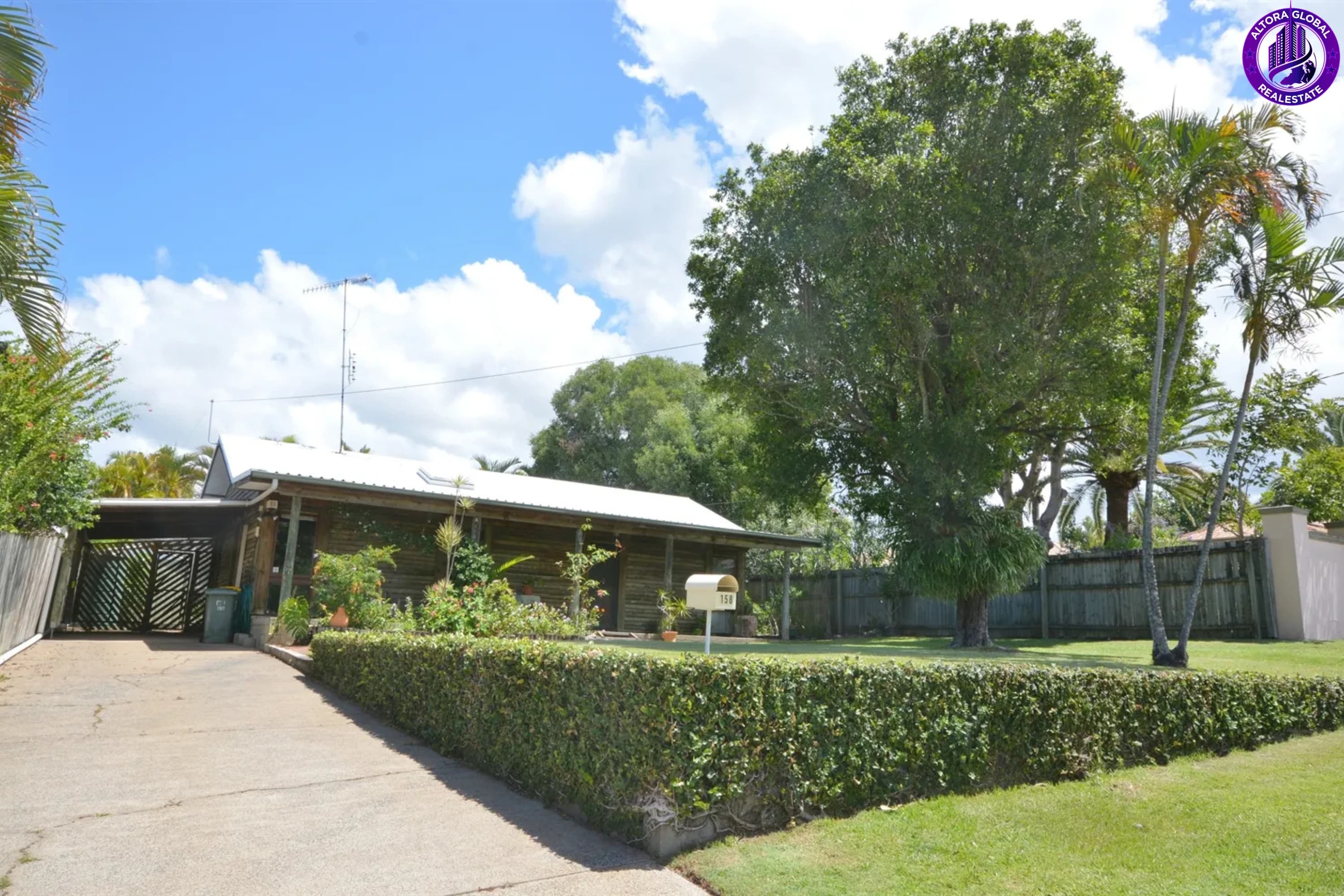 158 BAMBOO AVENUE, Benowa — photo 1 of 5