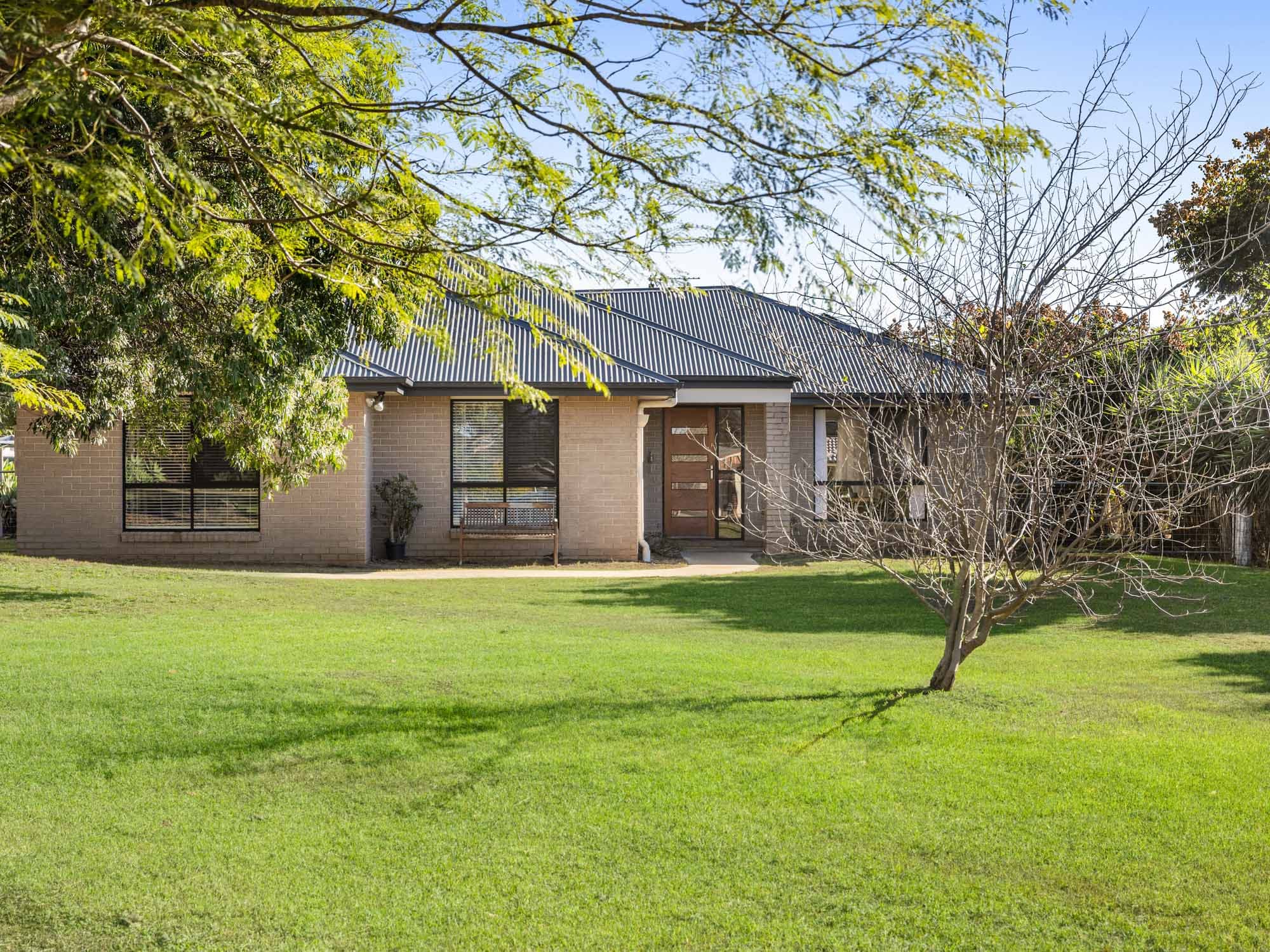 3 Ironbark Crescent, Meringandan West — photo 1 of 5